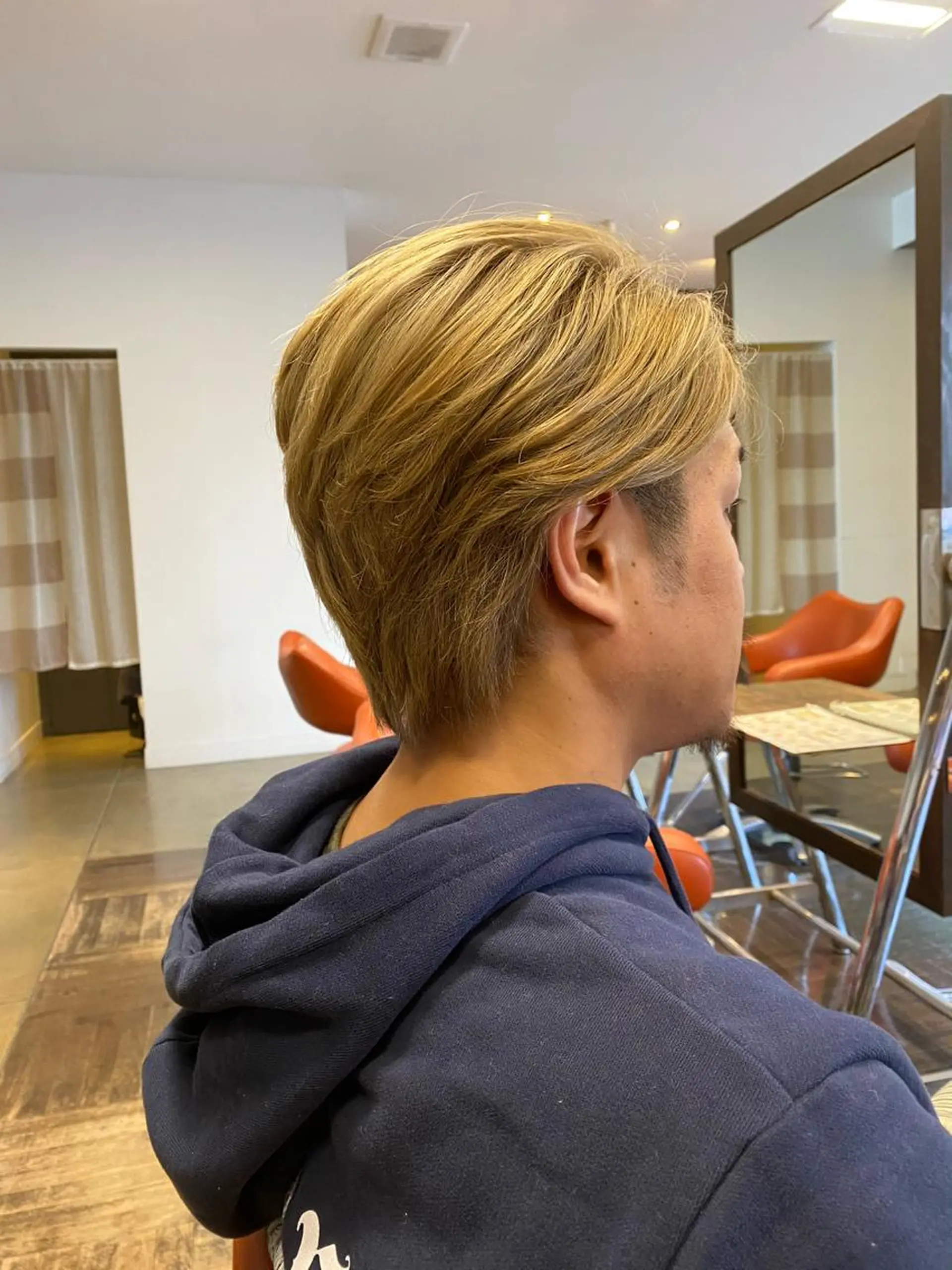 ショート カラー メンズ メンズブリーチ アッシュ ベージュカラー ブリーチ カット ヘアカラー トリートメント デザインカラー🌈 高木リョウのヘアスタイル