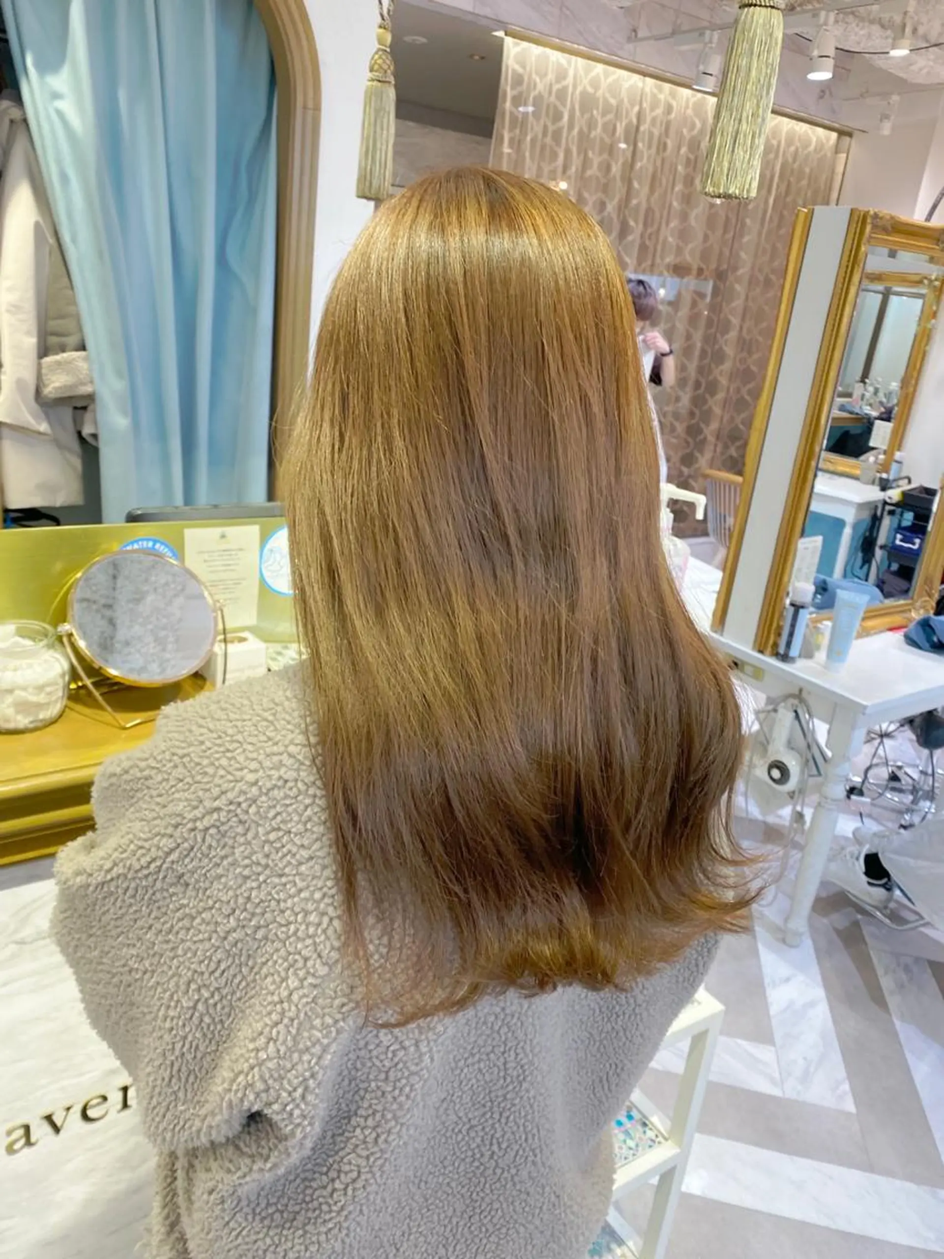 ミディアム カット ヘアカラー トリートメント レイヤーカット /透明感カラー西田のヘアスタイル