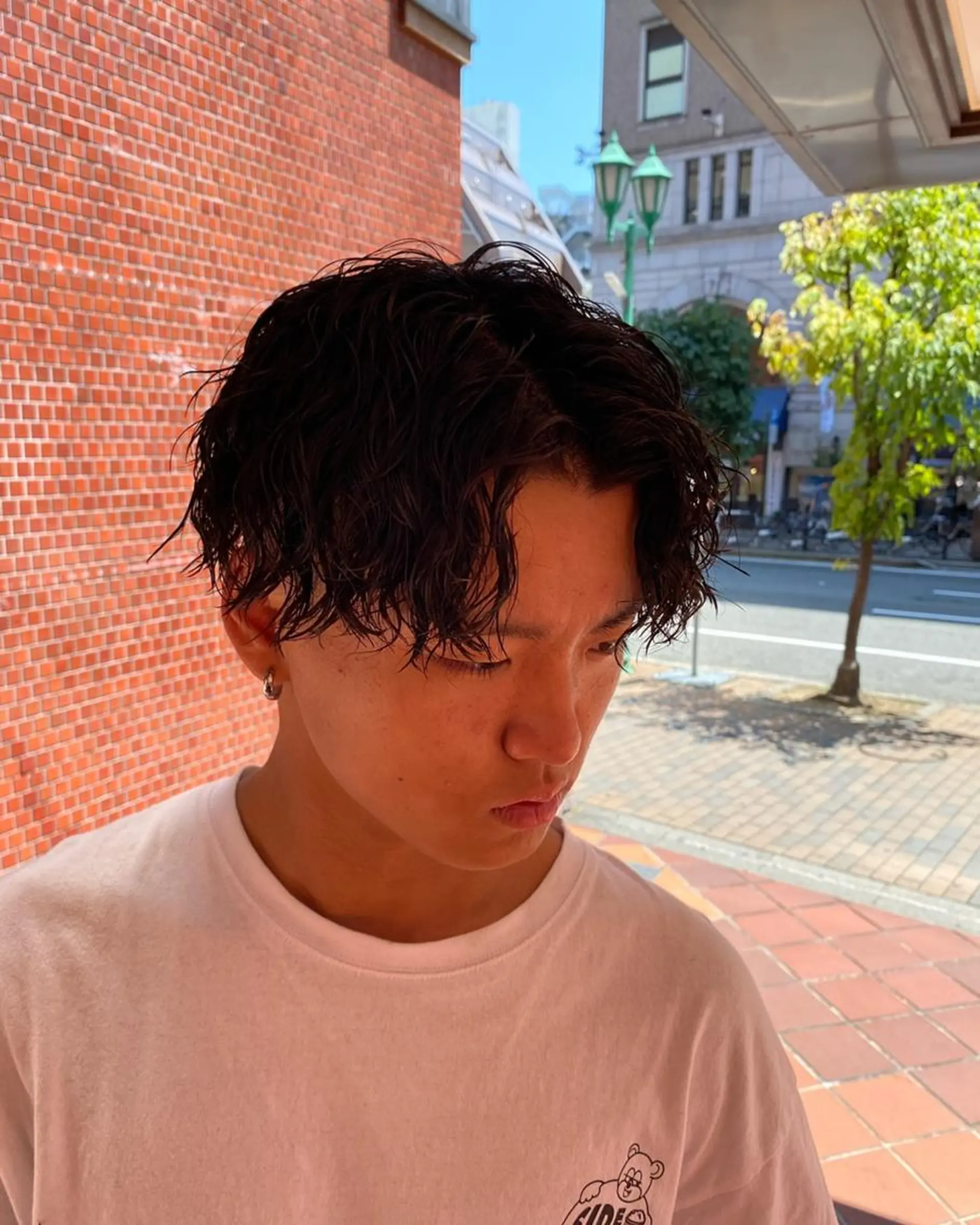 三ノ宮フェザーパーマ 蕃本 啓利のヘアスタイル