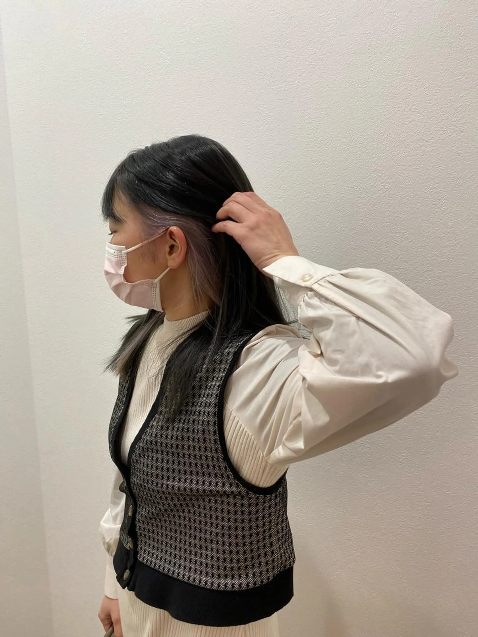 セミロング カラー ピンクカラー ホワイトピンク 山口 惇史のヘアスタイル