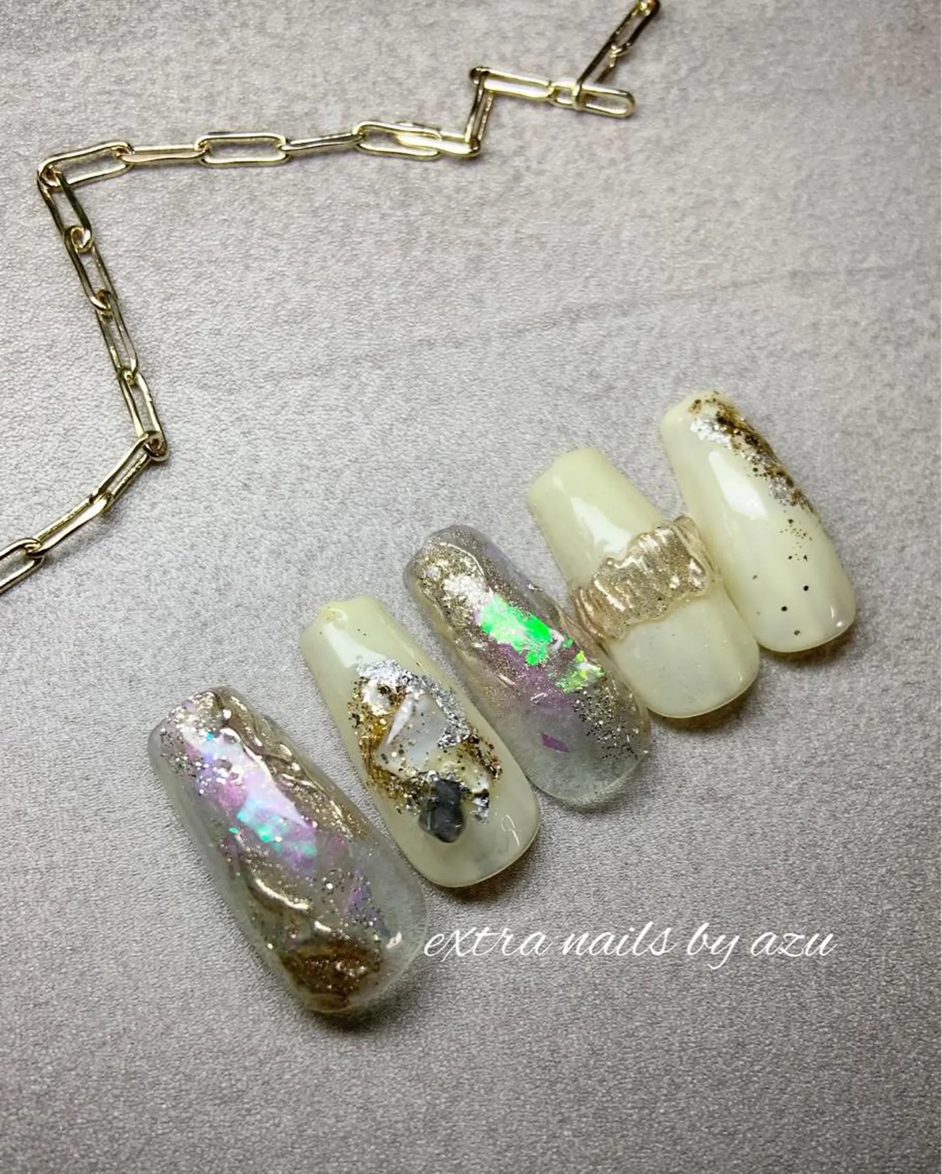 ネイル オーロラネイル ニュアンスネイル extranails ／lemellaのネイルデザイン