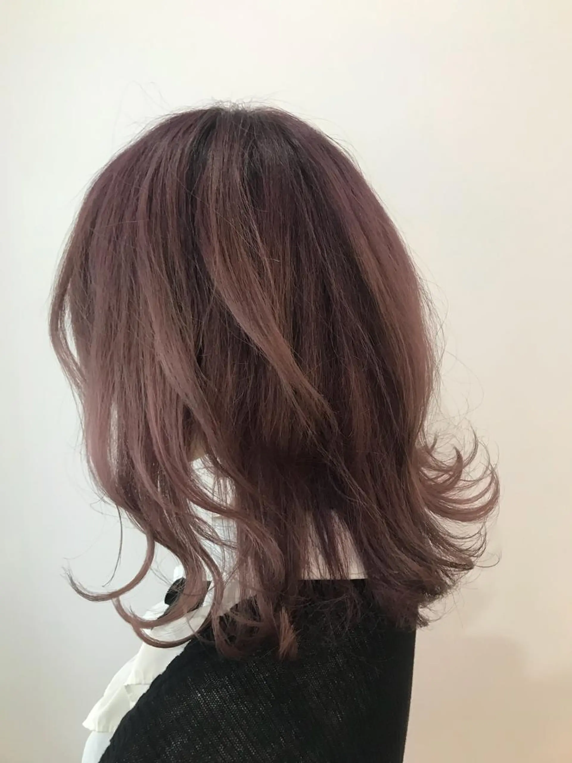 ミディアム カラー ピンクカラー トリートメント AILEE所属・ウルフカット レイヤーカット上柿のヘアスタイル