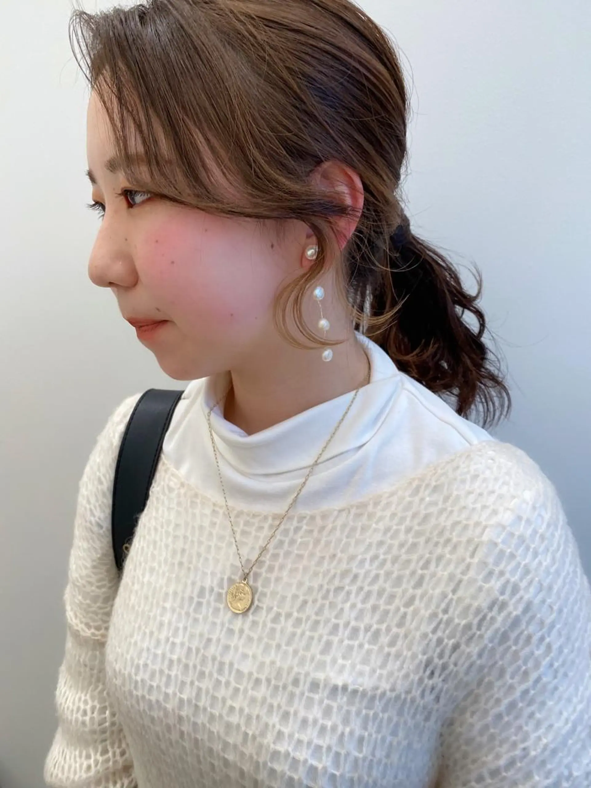 セミロング レイヤーカット うざバング ota miyuuのヘアスタイル