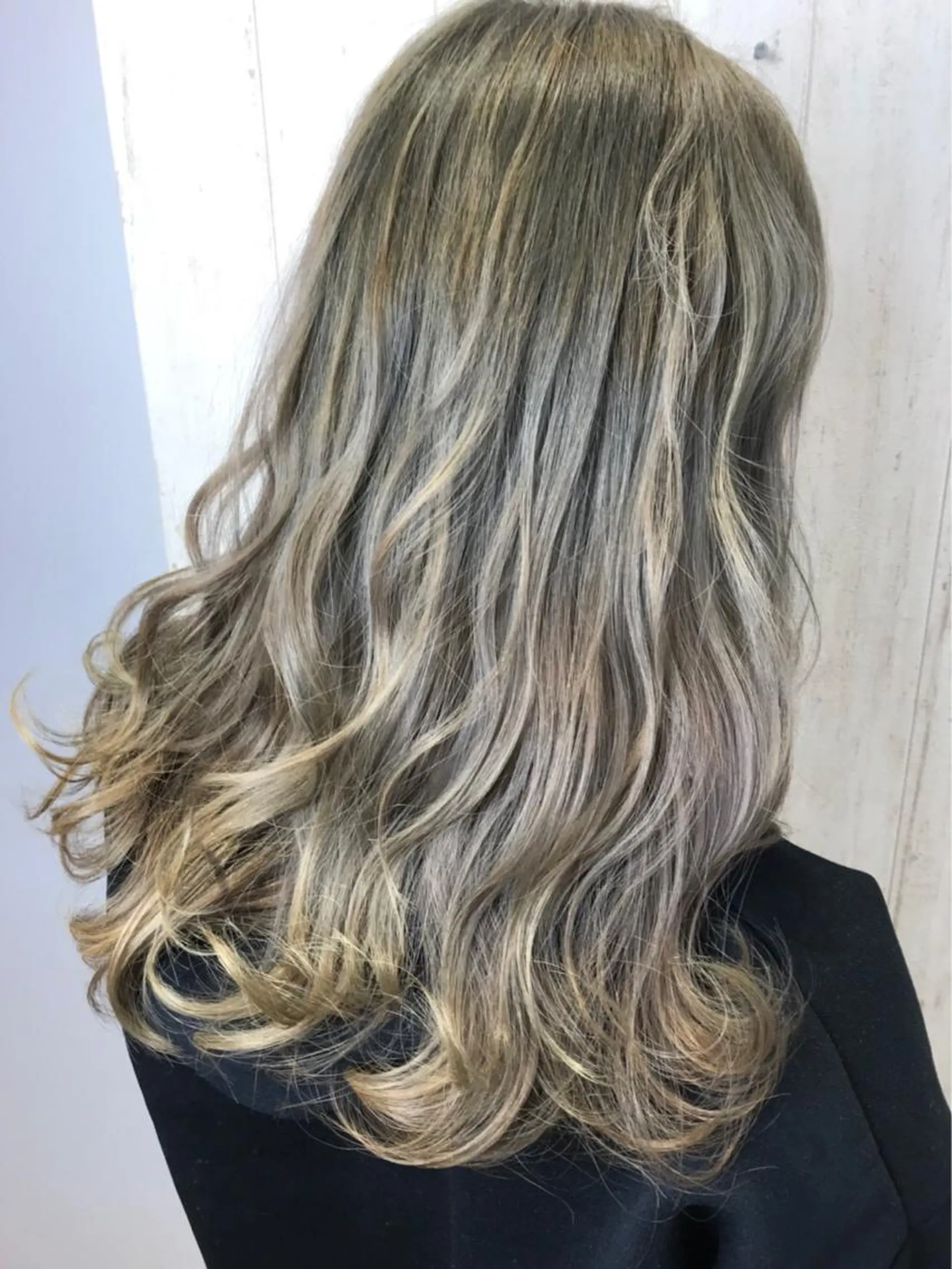 ロング 🎊ルービック 京橋店💛のヘアスタイル