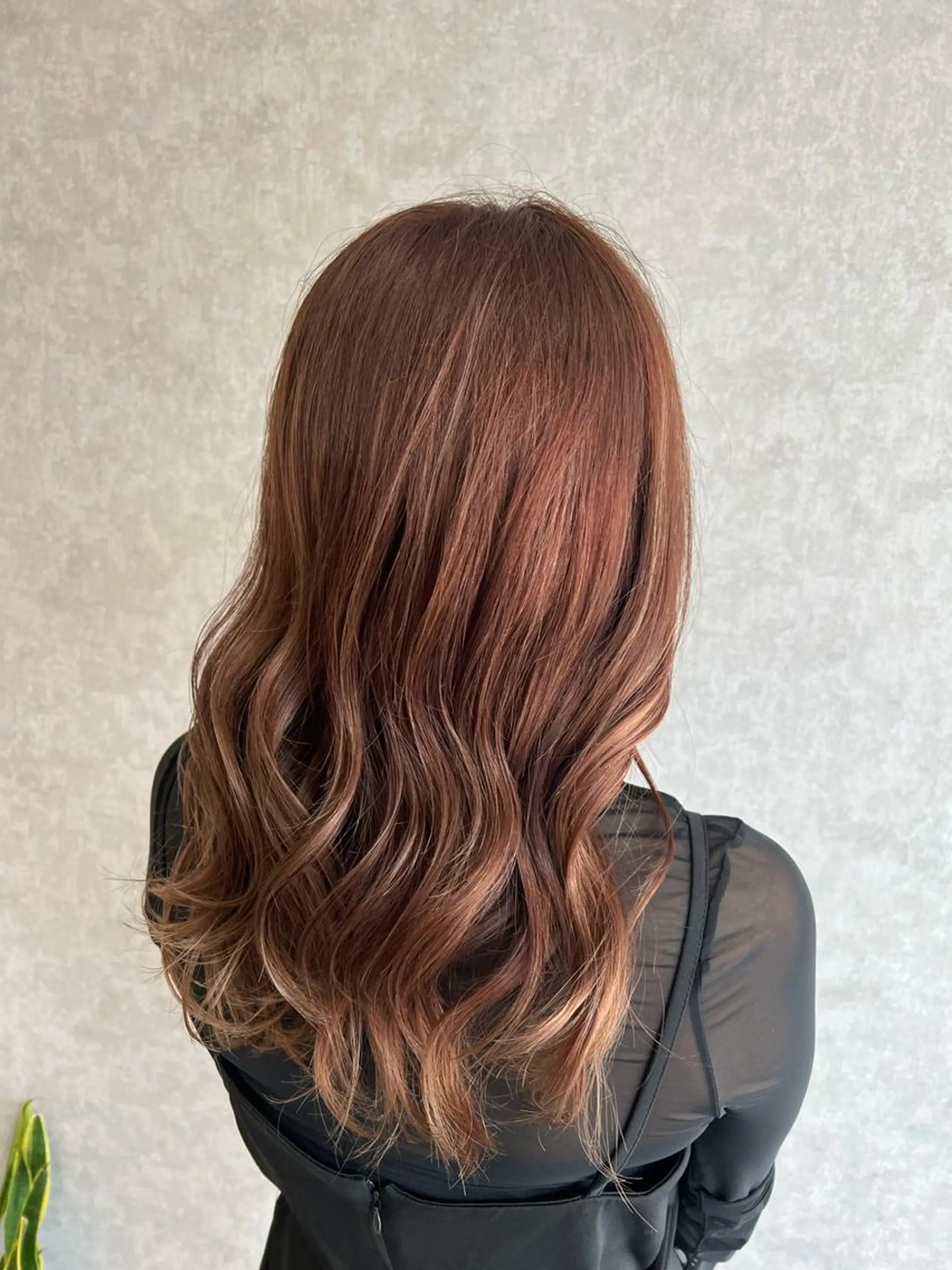 セミロング Rio/ヘアセット/ ハイトーンカラーのヘアスタイル