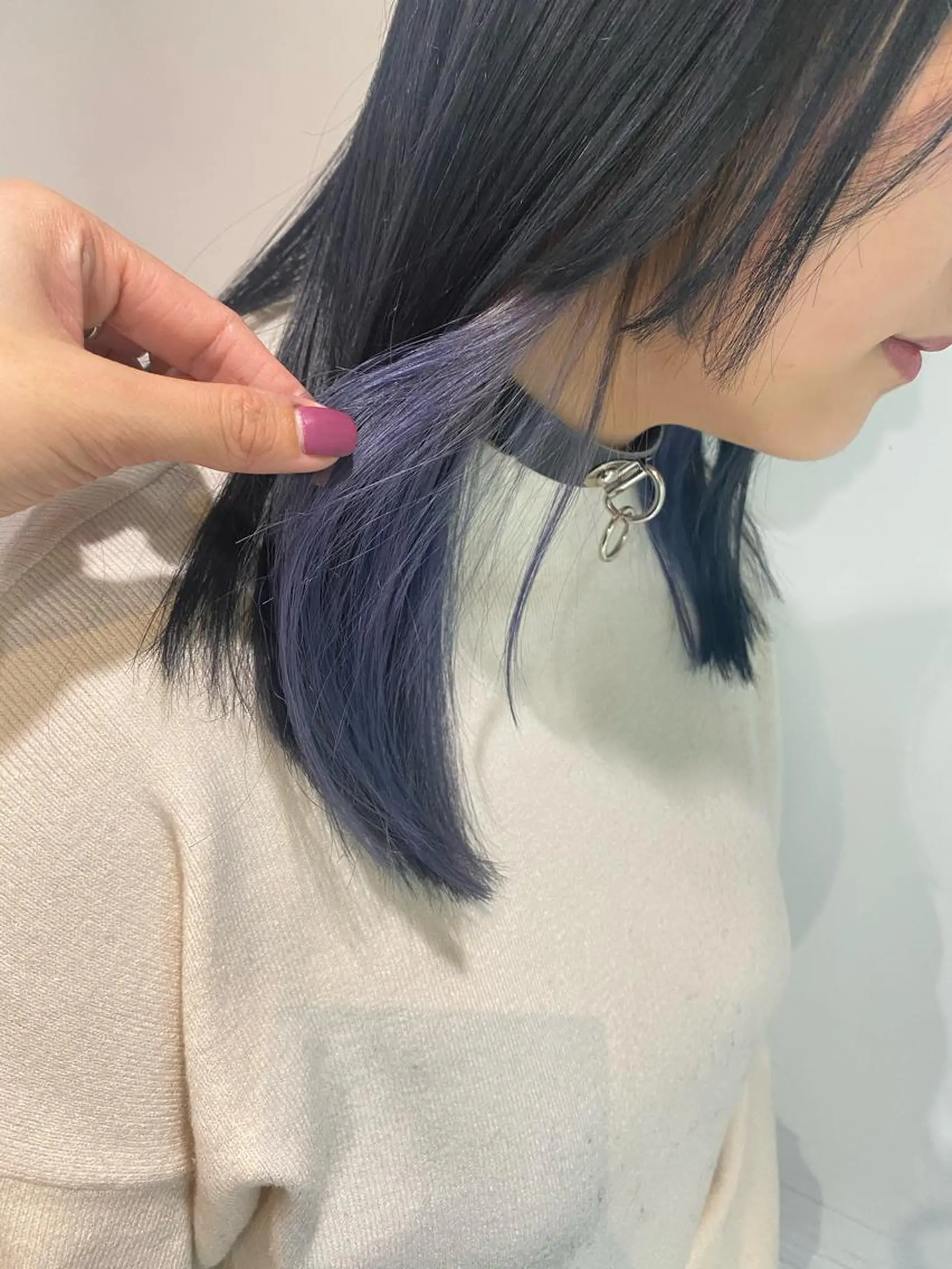 ミディアム カラー ブリーチ ラベンダーカラー ネイビーカラー カット ヘアカラー トリートメント scene.池袋所属・scene. haraのヘアスタイル