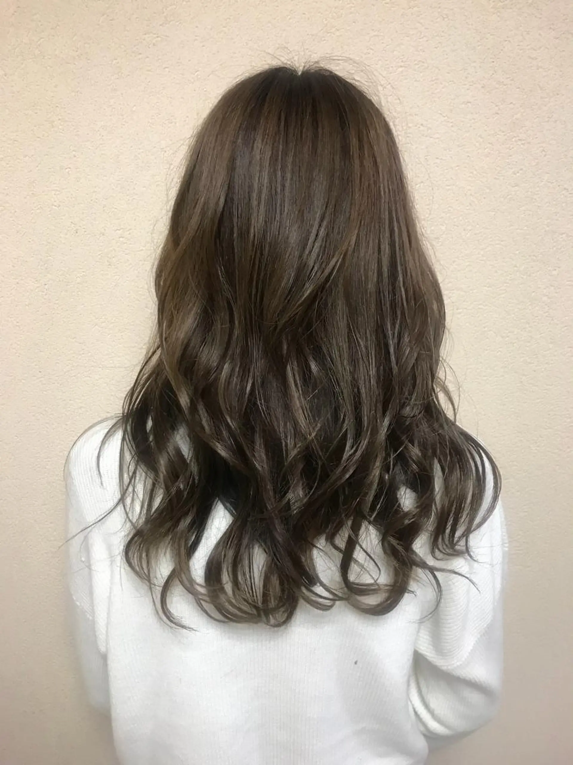 ロング アッシュ 透明感カラー・ 髪質改善🩵イケダのヘアスタイル