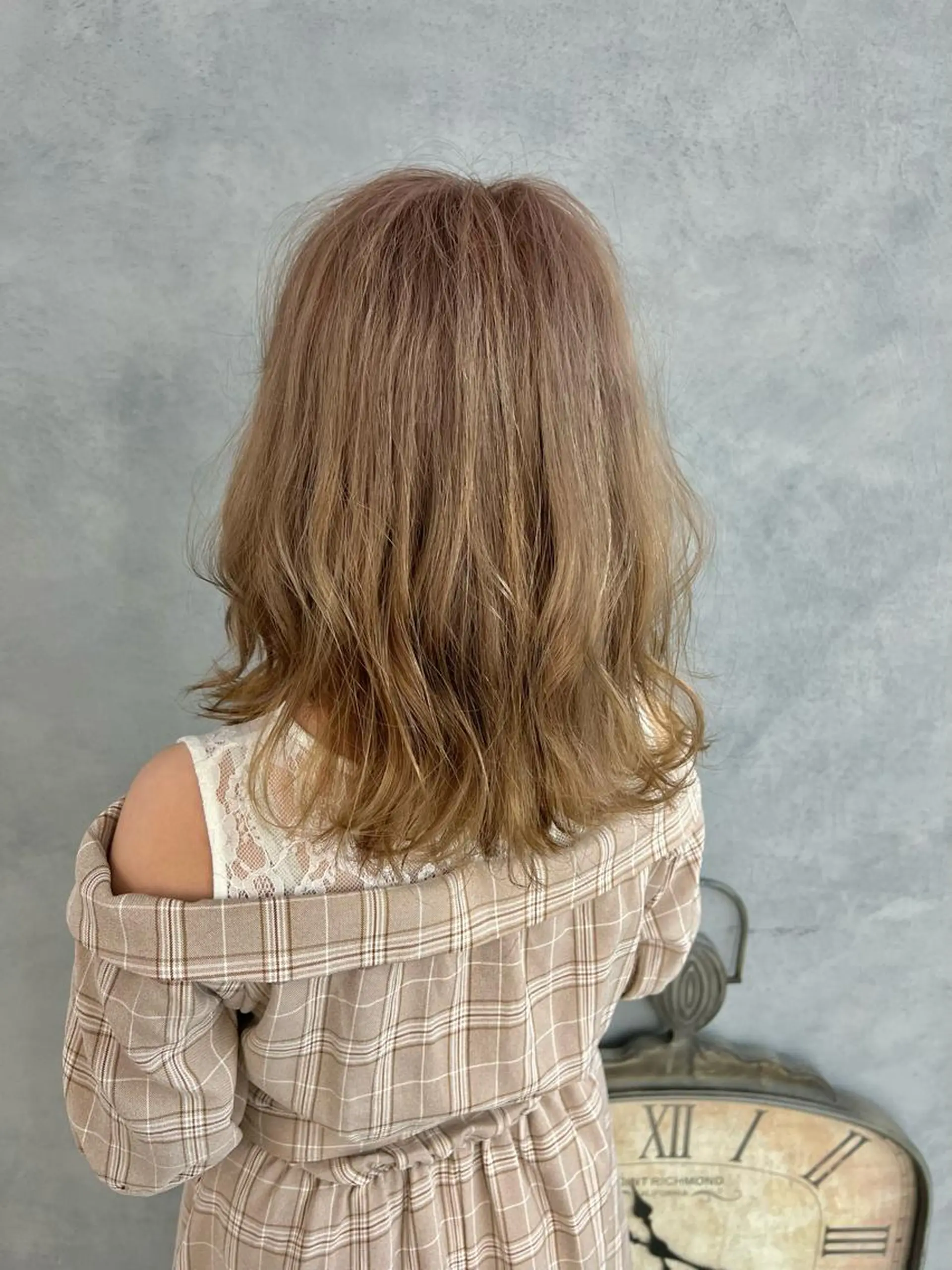 ミディアム ヘアカラー 嶋田 久純のヘアスタイル