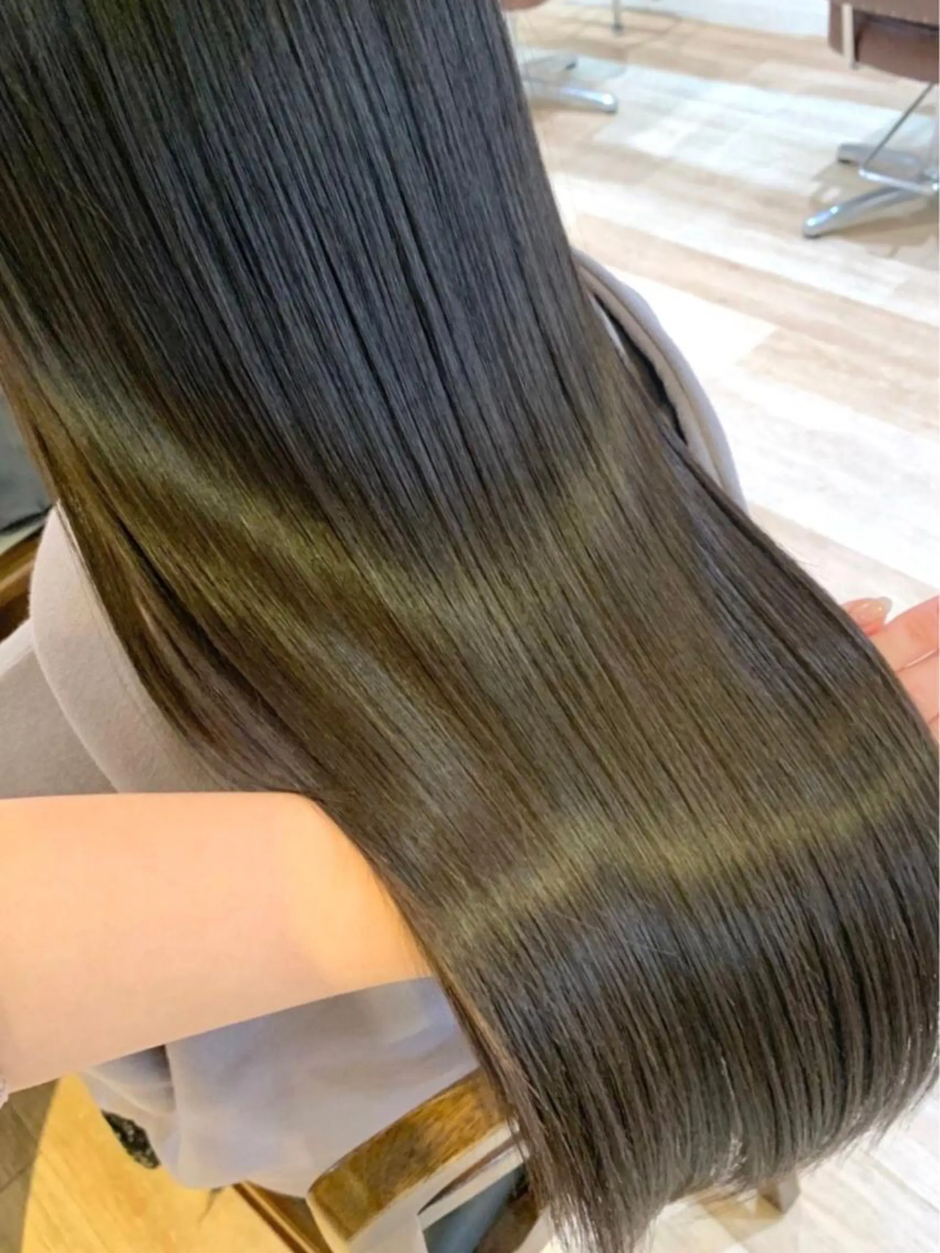 ロング 髪質改善 トリートメント ウルフ/センタ- パート【ナナミ】のヘアスタイル