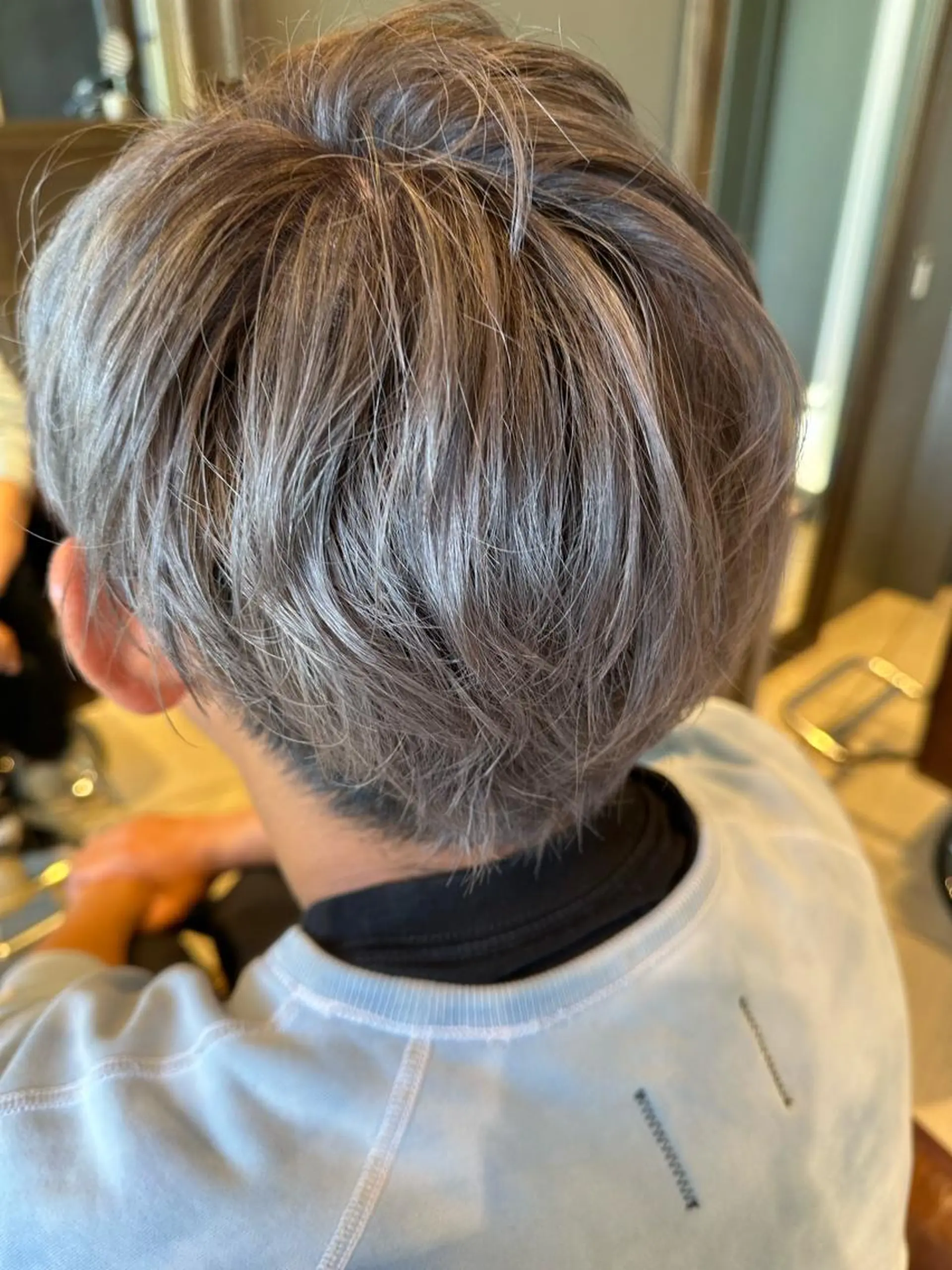 ショート カラー メンズ メンズブリーチ ブリーチ ヘアカラー LOANA カラー &縮毛モデル募集のヘアスタイル