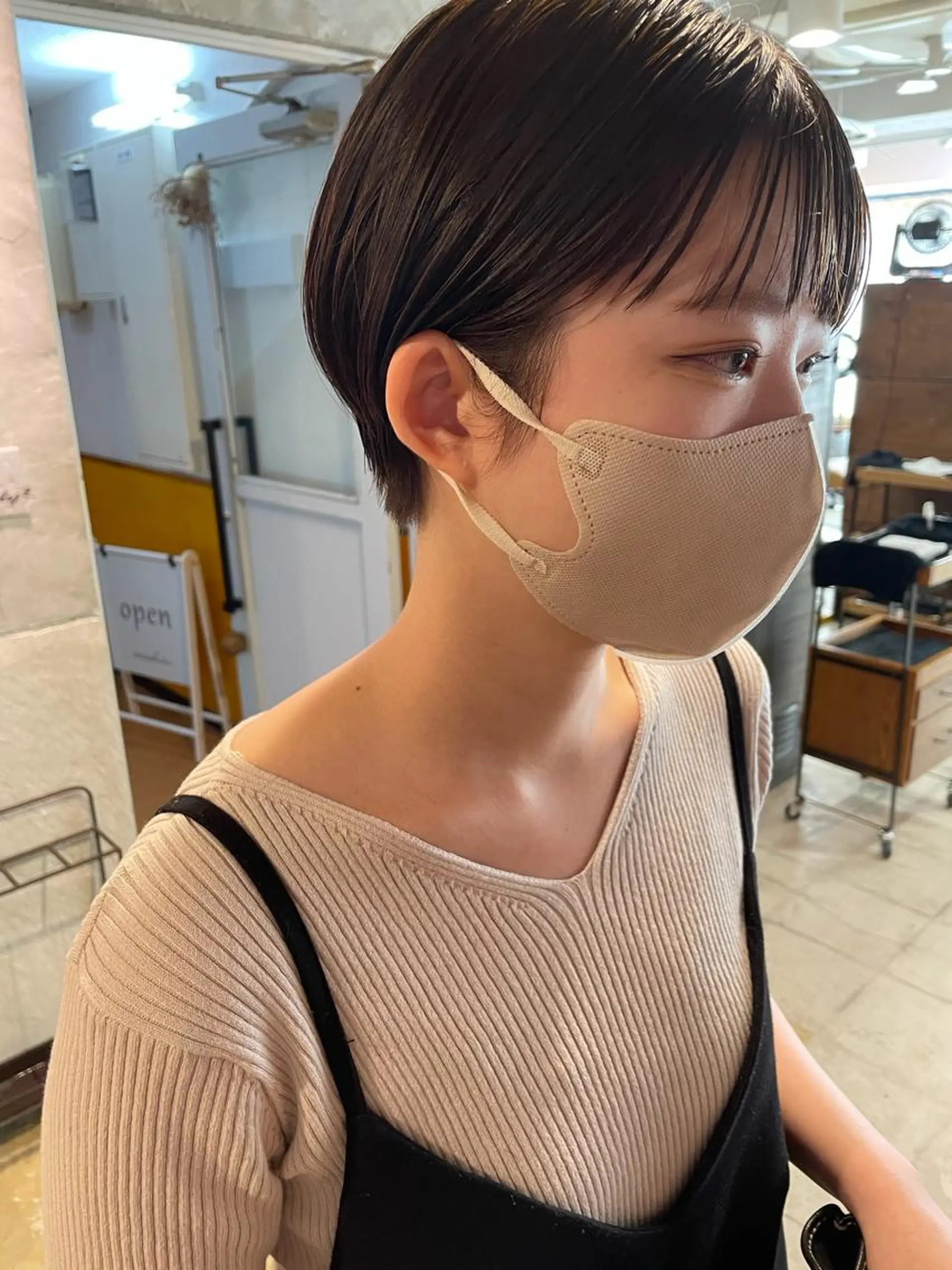 ショート カット さの あやねのヘアスタイル