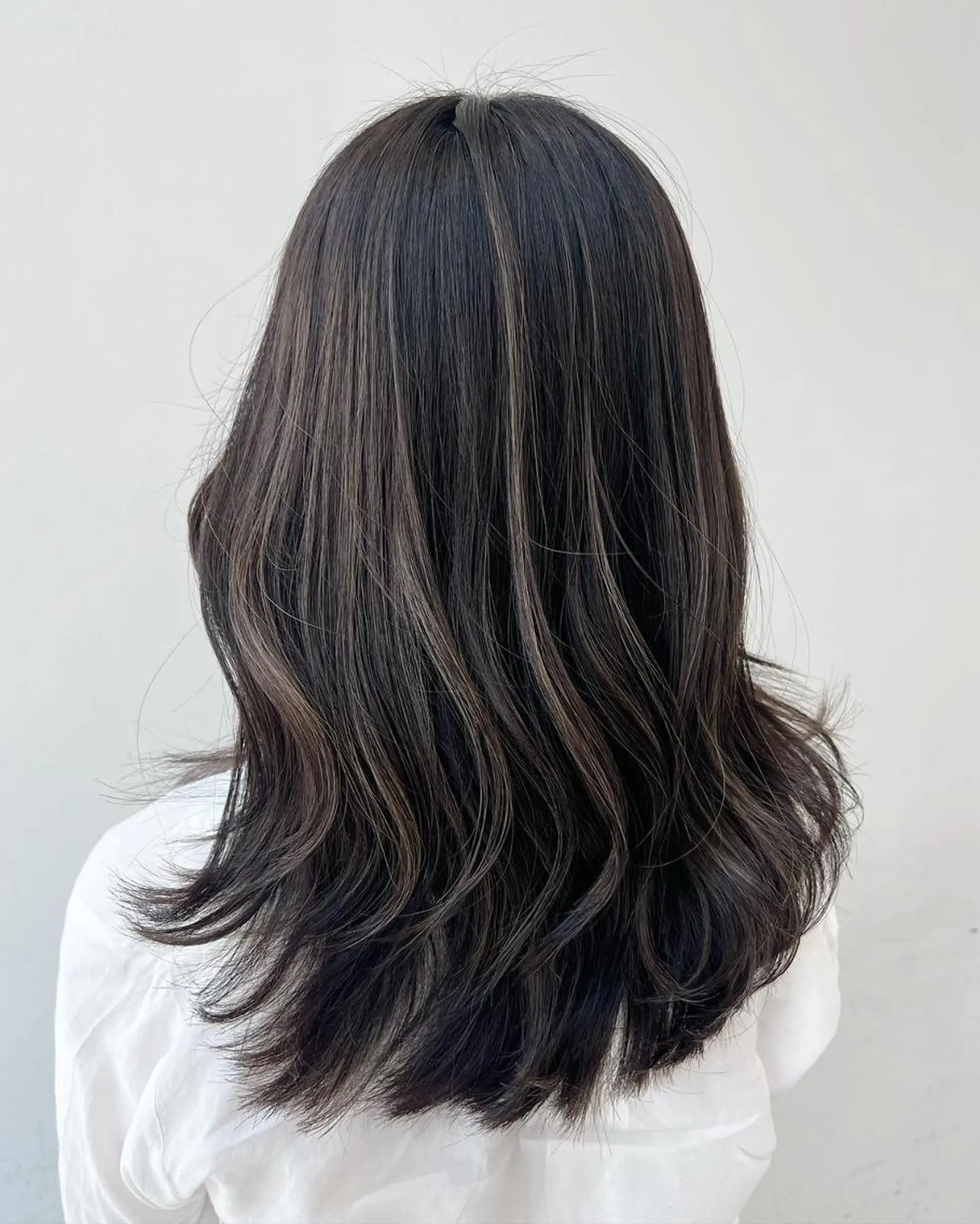 ミディアム アッシュ 髪質改善 韓国風ヘア 【公式】amble luxe池袋東口🩷のヘアスタイル