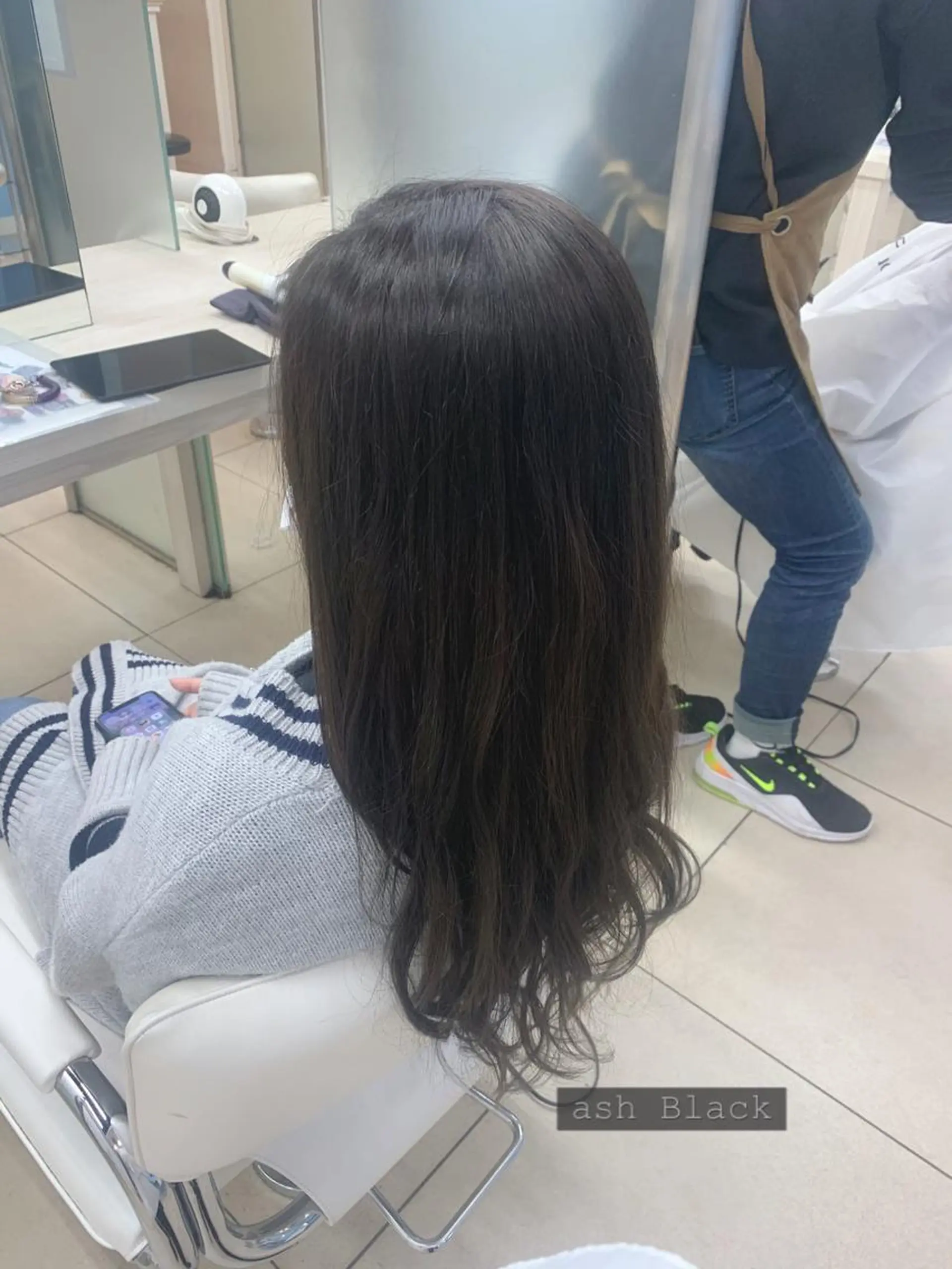 ロング カラー アッシュ アッシュブラック 黒髪 透明感カラー カット ヘアカラー トリートメント ✂︎✂︎レディースの メンズカット屋さんのヘアスタイル