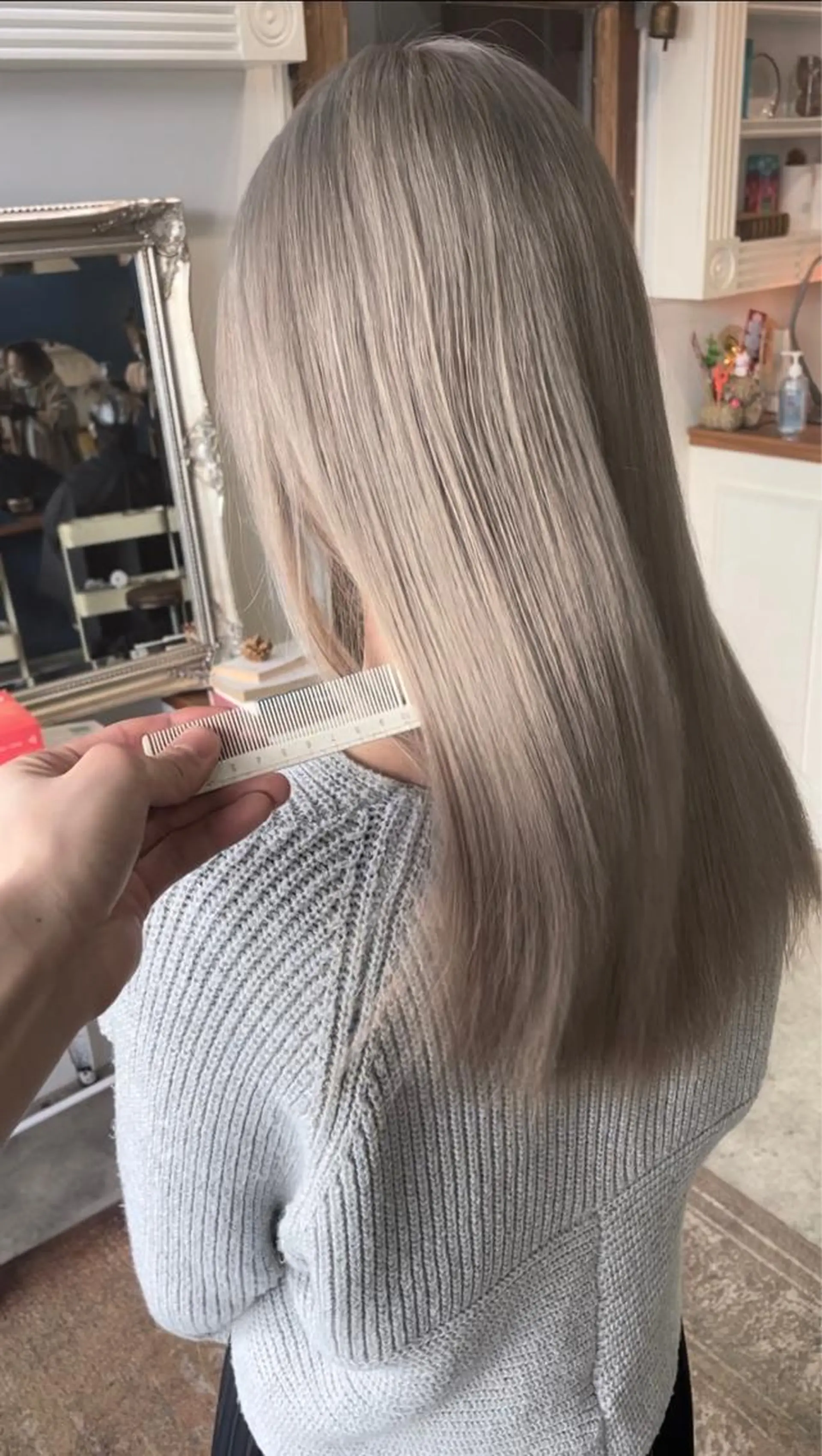 セミロング カラー ヘアアレンジ ベージュカラー ホワイトベージュ 🎍カトウ ケイゴ🎍のヘアスタイル