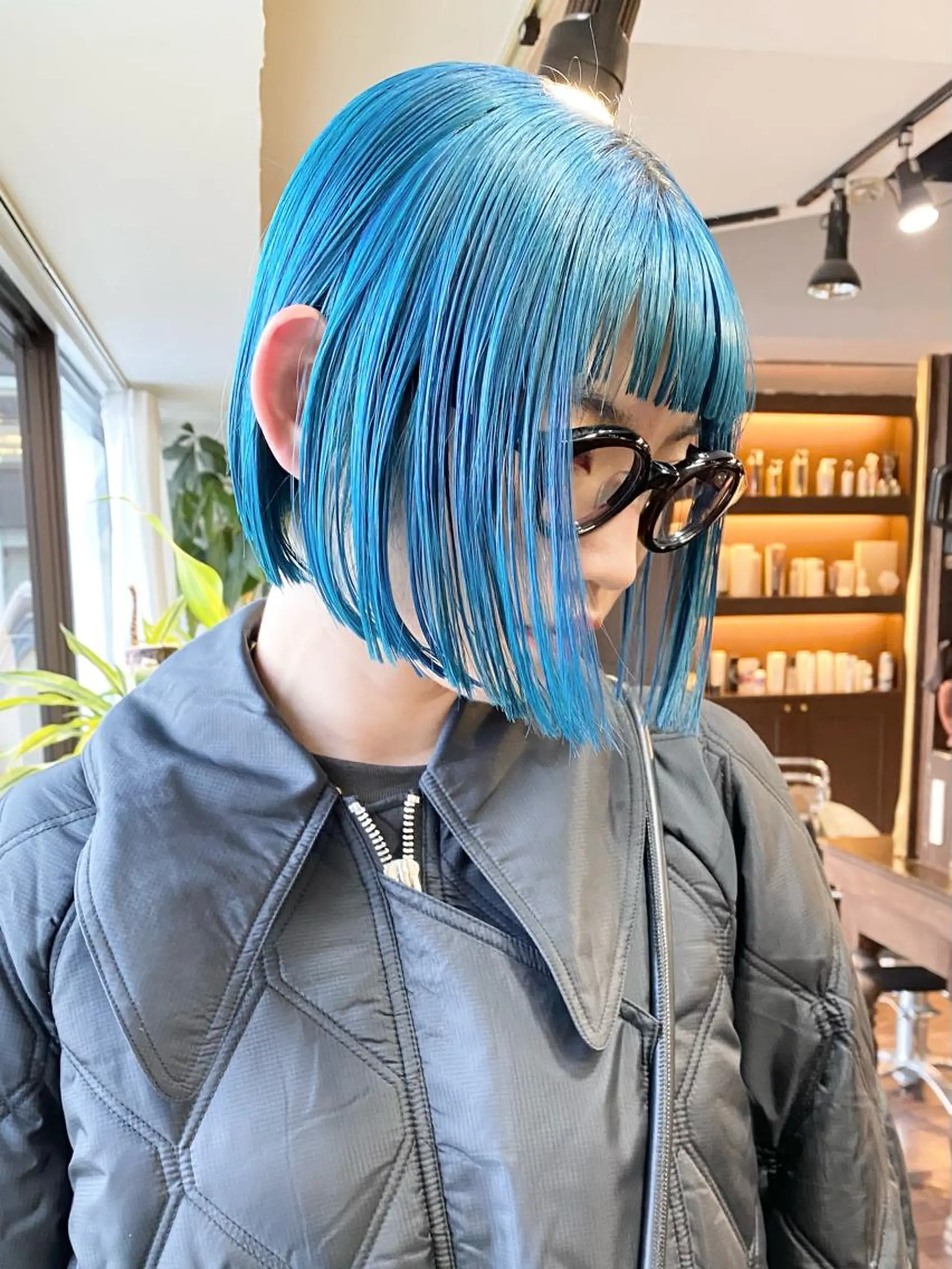 ミディアム カラー ヘアアレンジ 切りっぱなしボブ ブリーチ ブルーカラー ケアブリーチ ダブルカラー カット ヘアカラー トリートメント 韓国ヘア×髪質 改善🇰🇷シオリのヘアスタイル