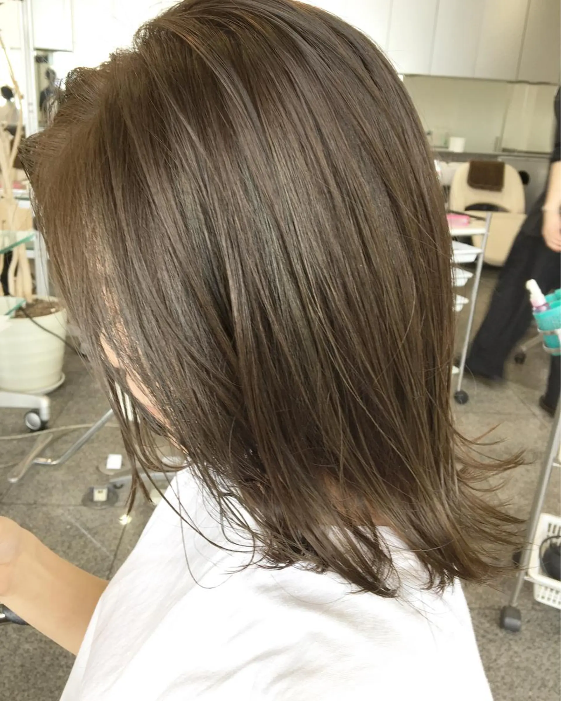 ミディアム MERu所属・MERu/高橋裕之 /レイヤー/艶カラーのヘアスタイル