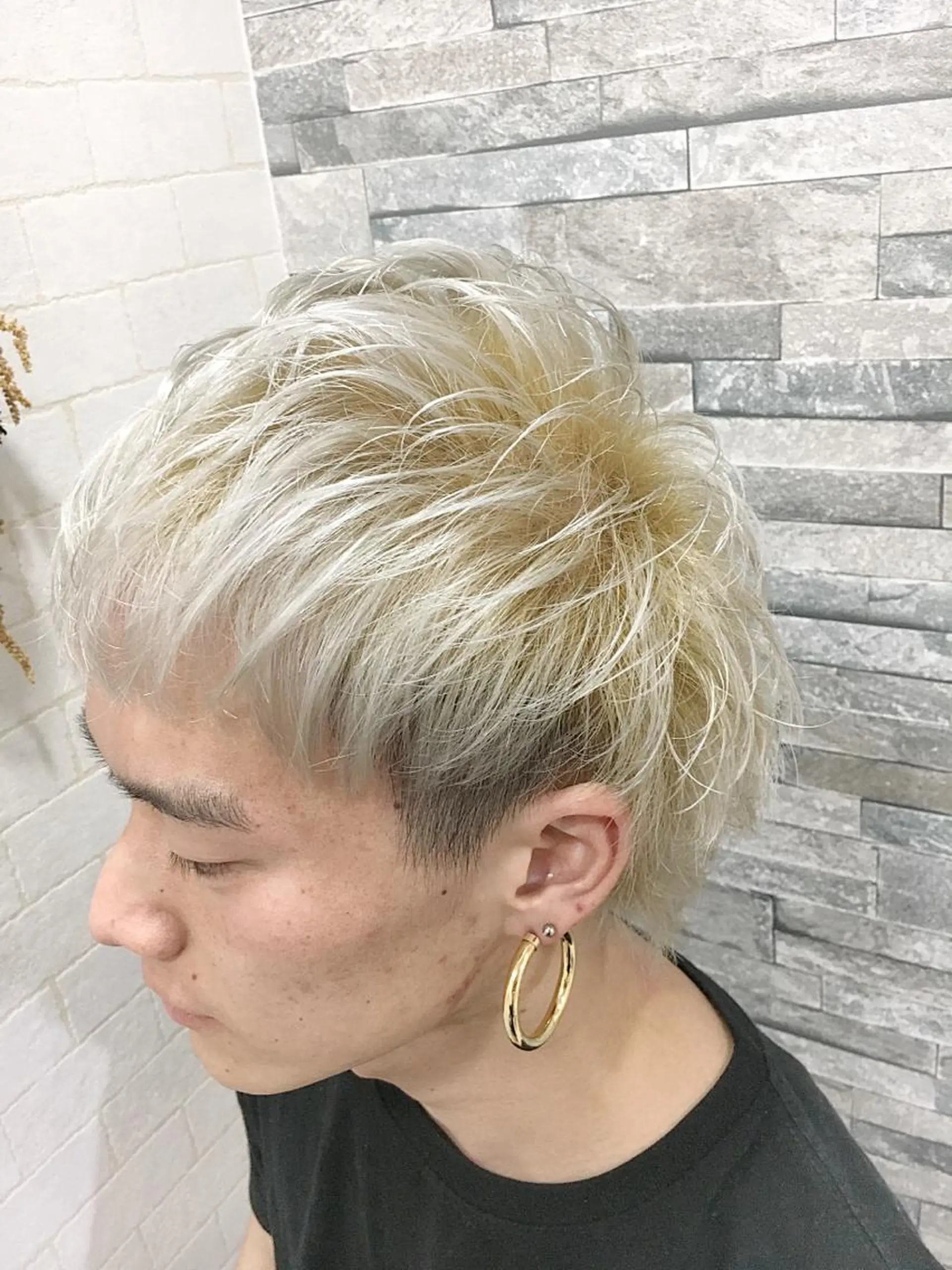 ショート カラー メンズ ワタイショウタ 髪質改善✨眉毛サロンのヘアスタイル