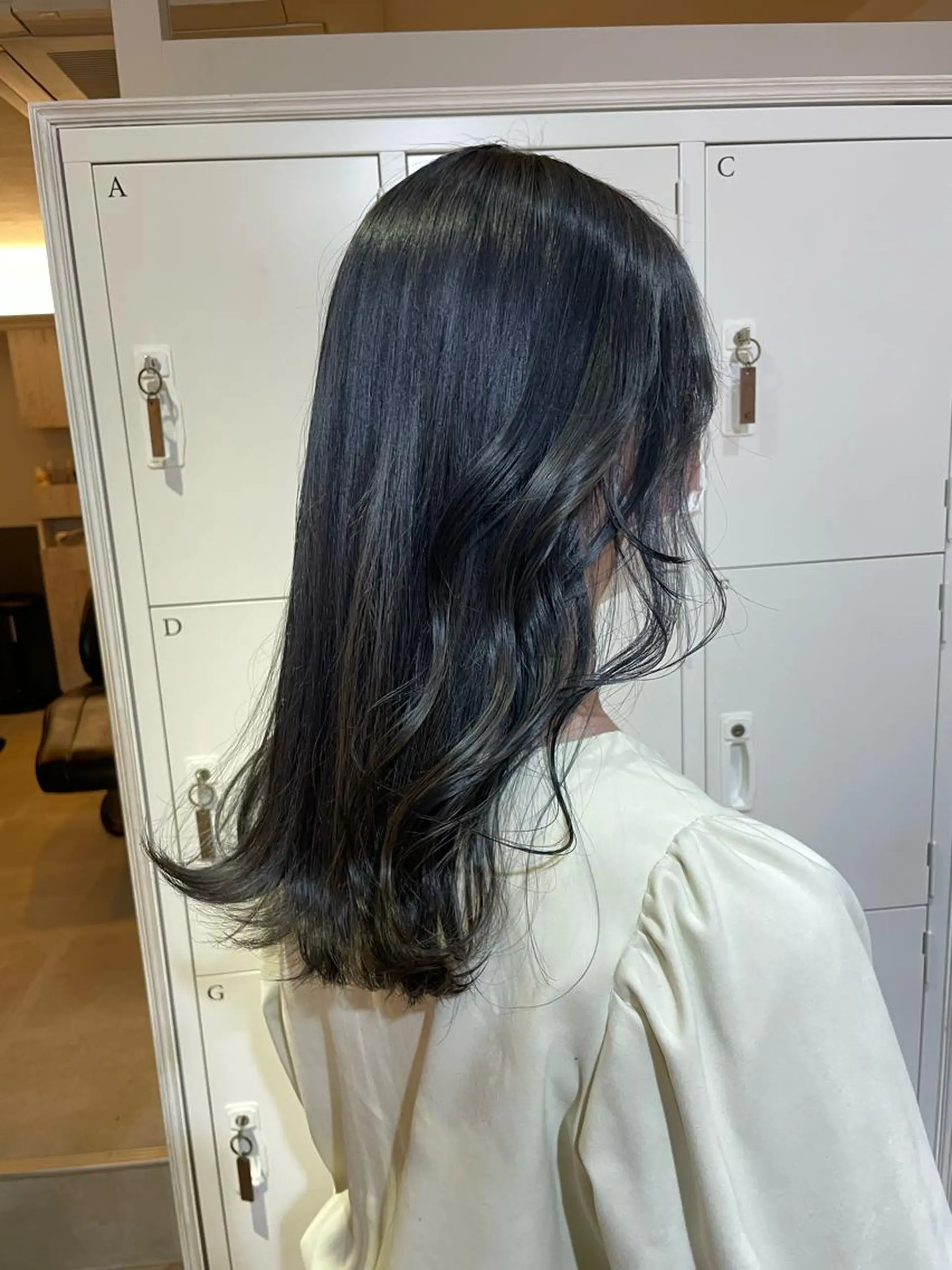 セミロング カラー akane .のヘアスタイル