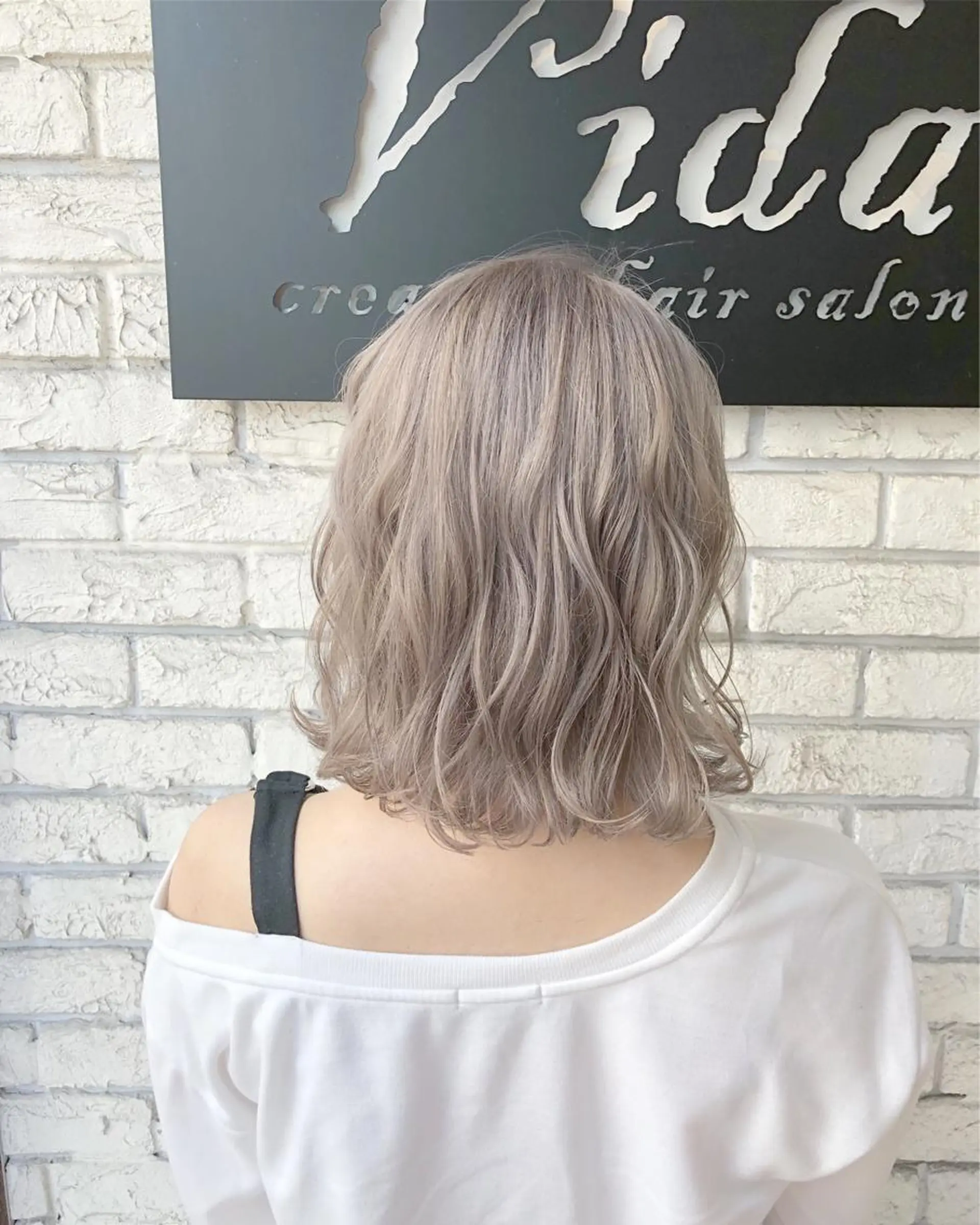 ミディアム ヤマグチ ヒカルのヘアスタイル