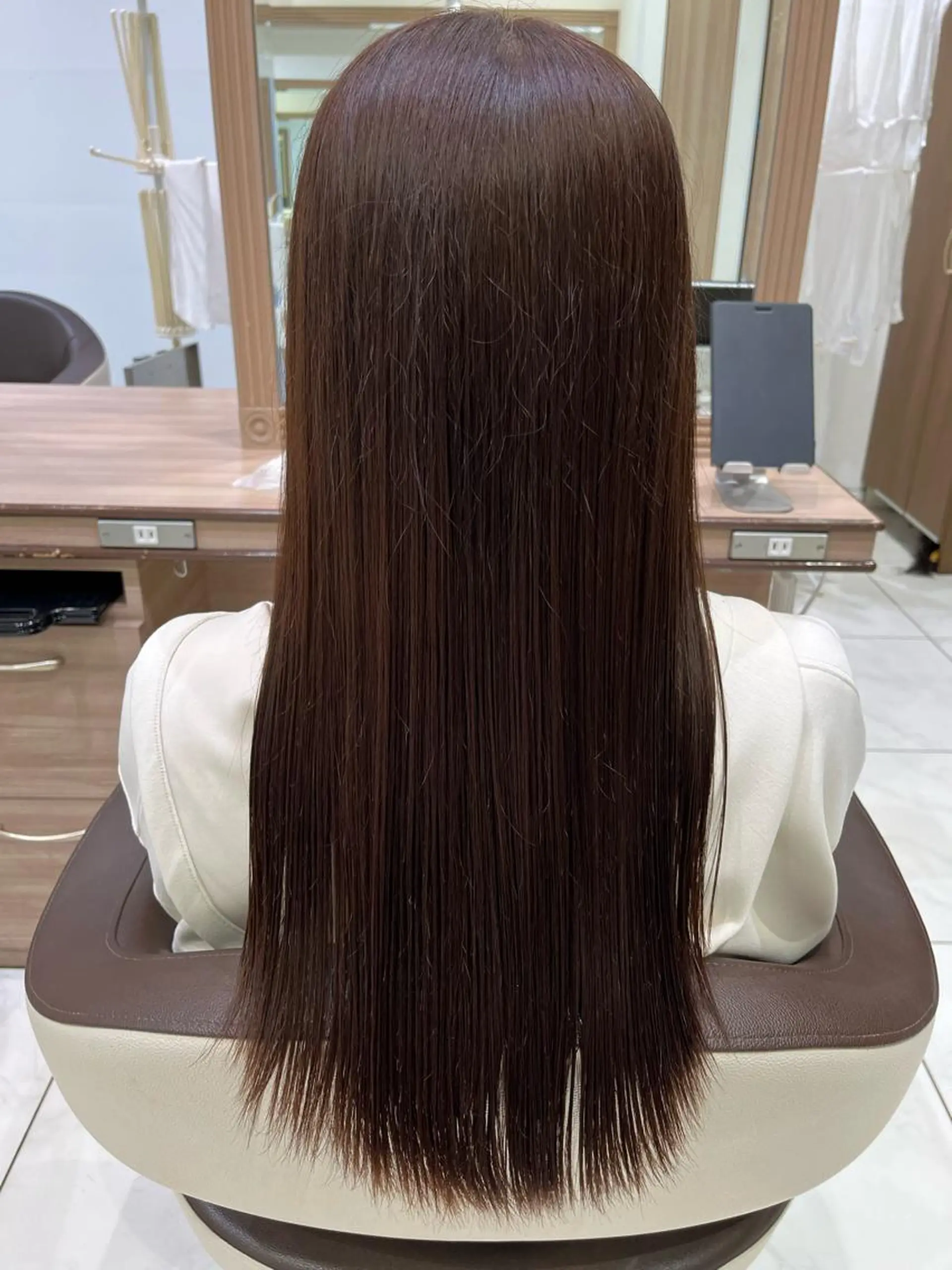 カラー 伊佐 愛のヘアスタイル