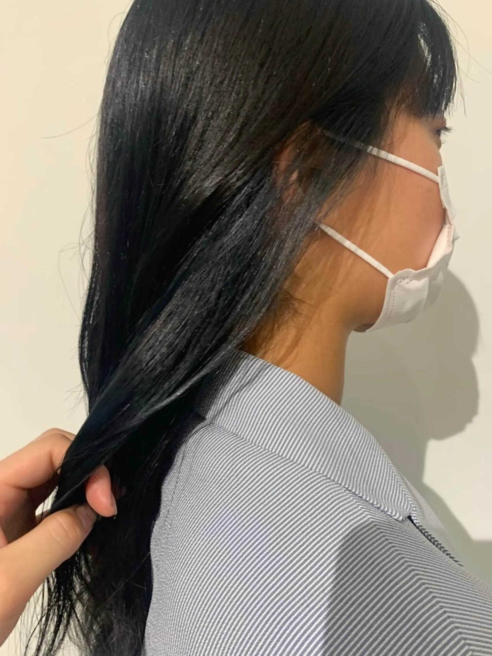 セミロング 山内 愛可のヘアスタイル