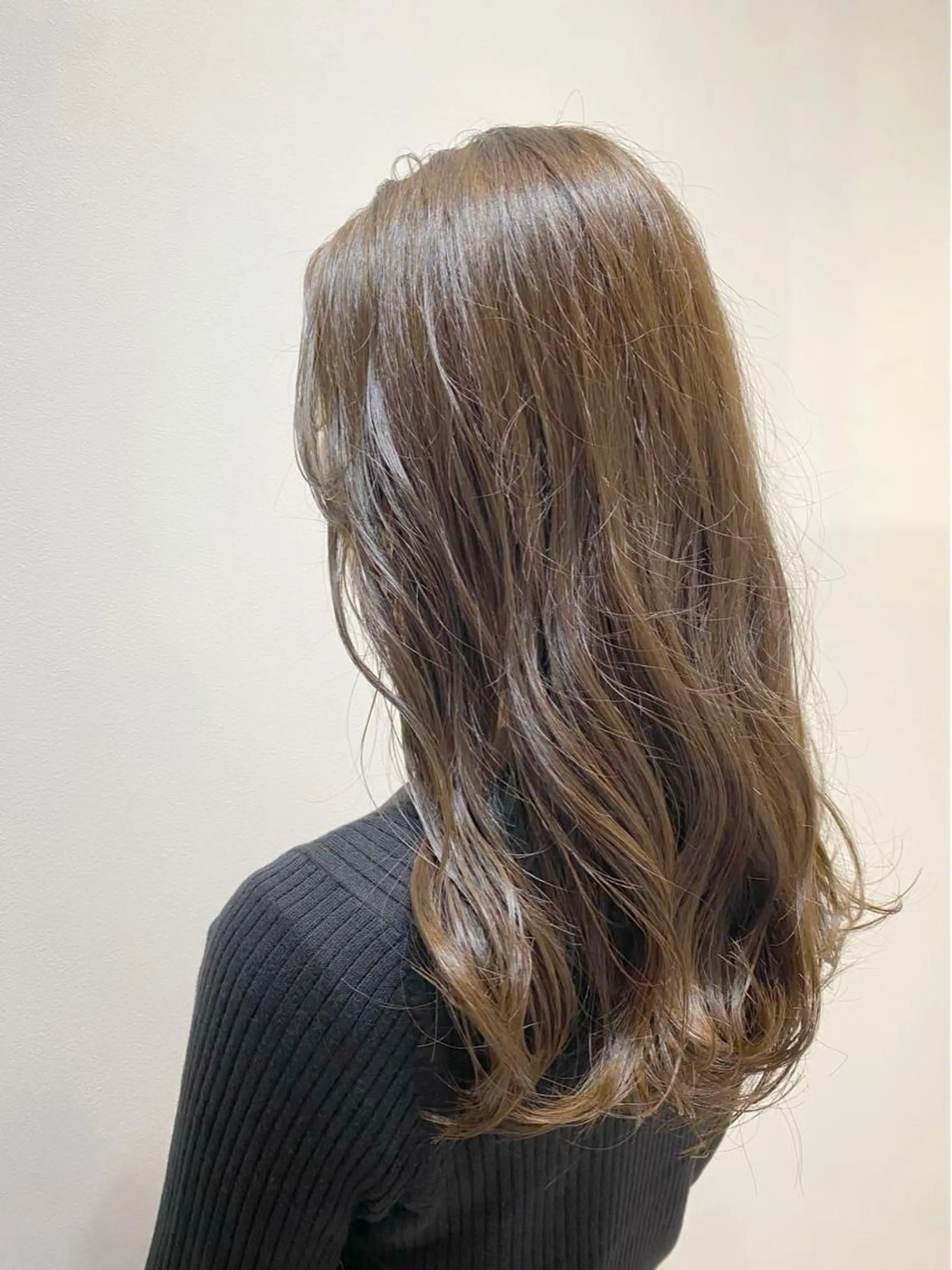 ロング カラー アッシュ バレイヤージュ ベージュカラー ブリーチ ケアブリーチ カット ヘアカラー トリートメント ♡オシャ髪♡AI ✂️newi町田のヘアスタイル