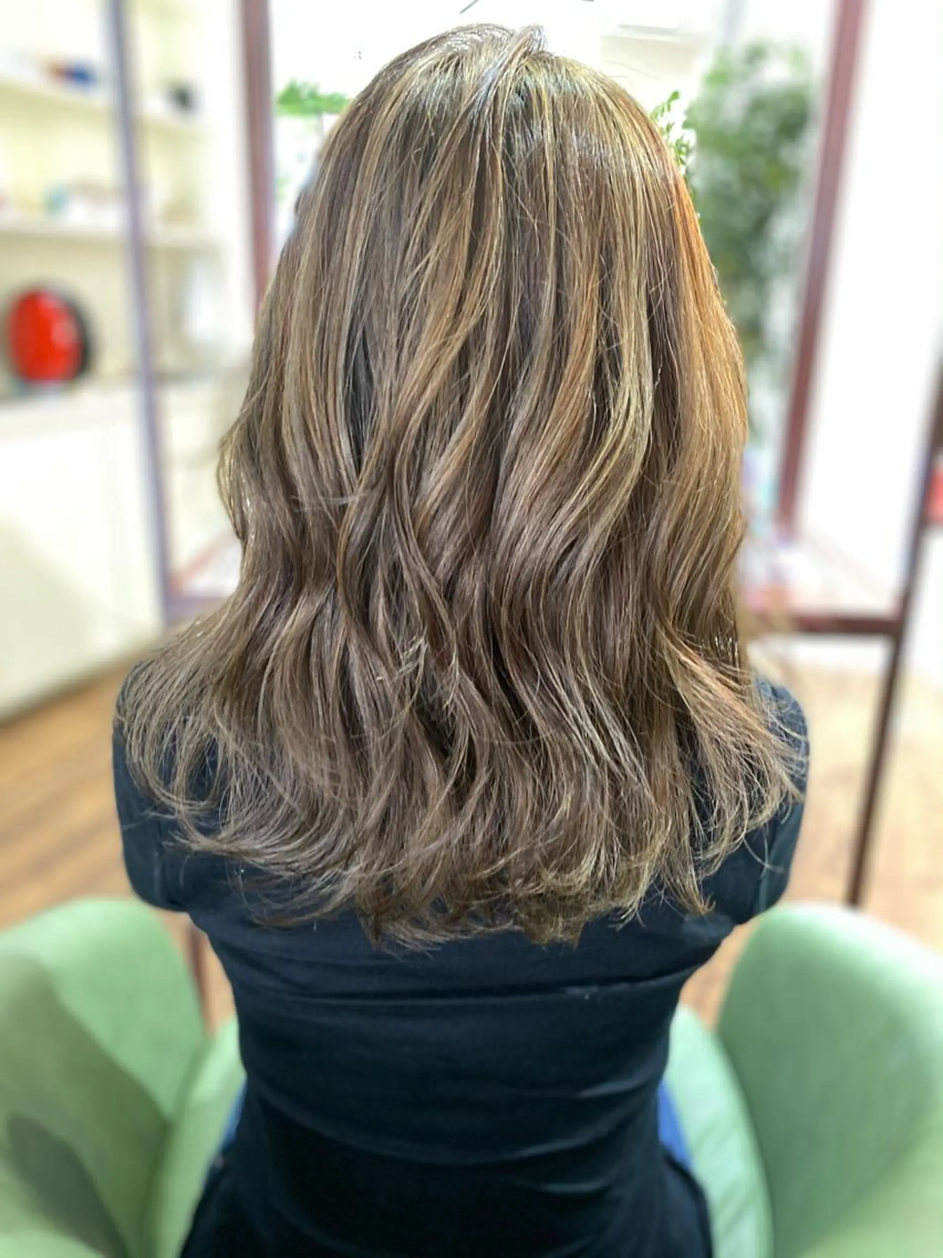 セミロング ハイライト ヘアカラー Style Tのヘアスタイル