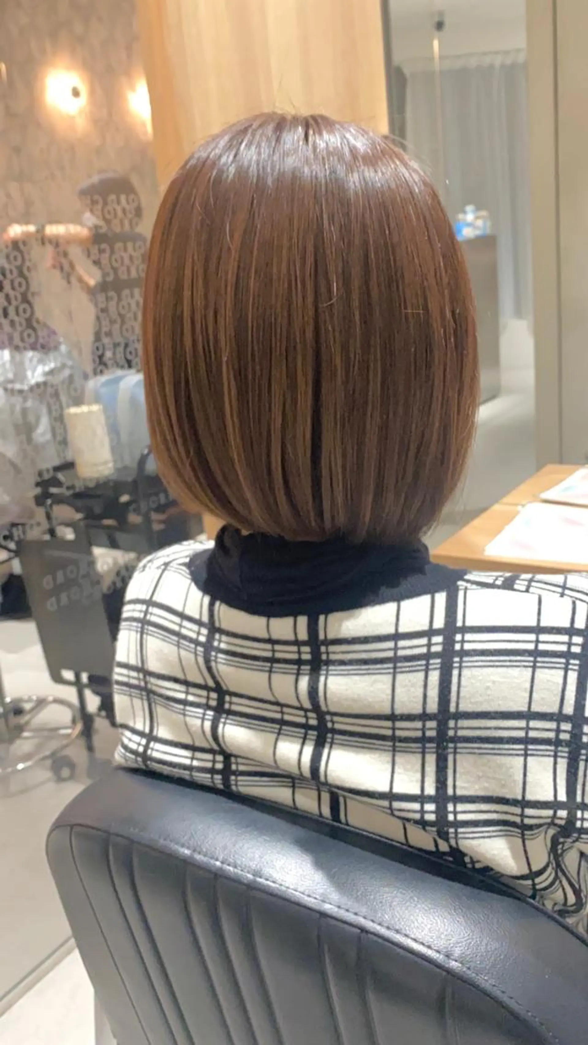 ミディアム カラー ブリーチ カシス ハイライトカラー ハイライト カット ヘアカラー トリートメント 谷合 貴志のヘアスタイル