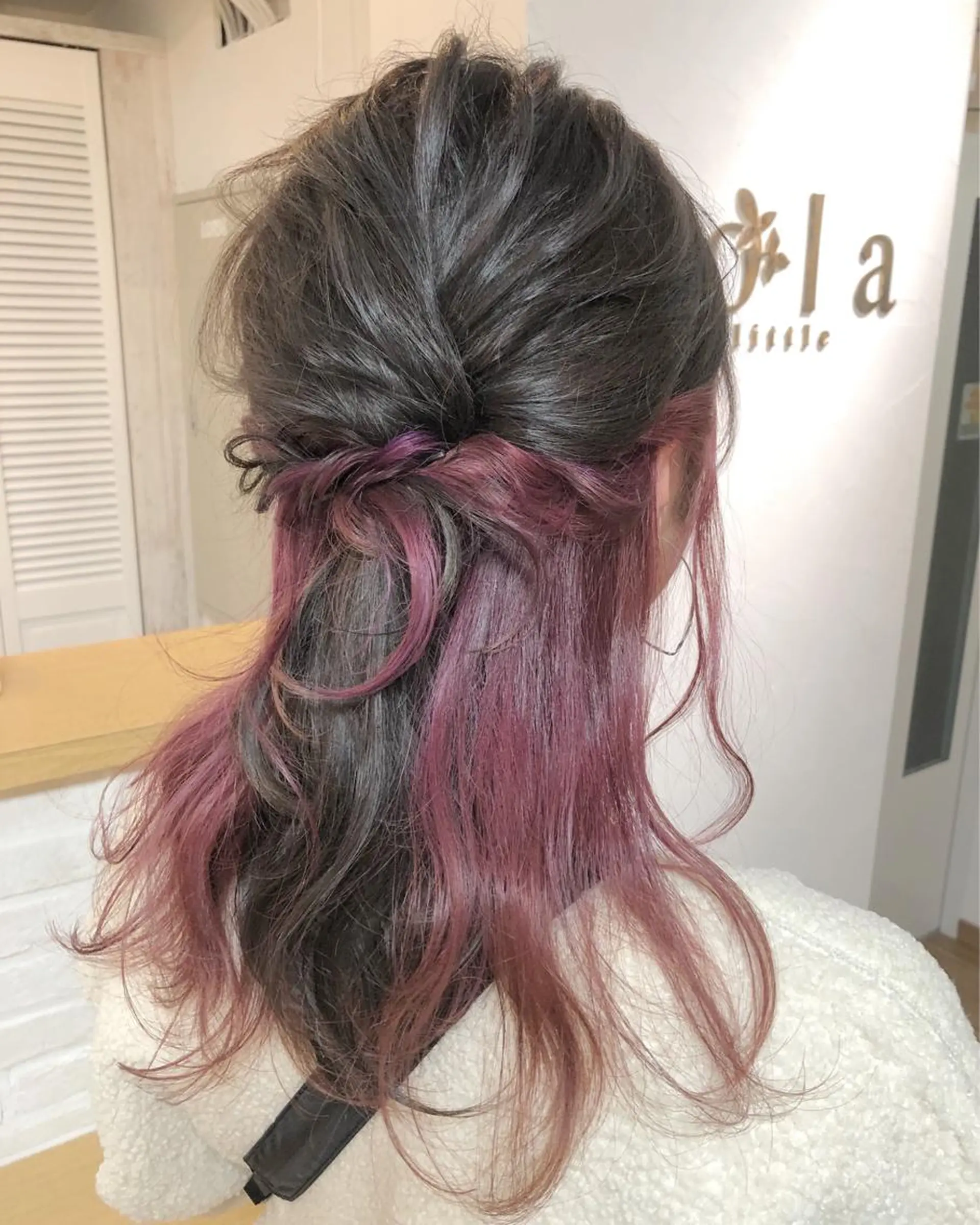 ミディアム カラー ヘアアレンジ ハーフアップ パープルカラー ヘアカラー 遠藤 拓馬のヘアスタイル