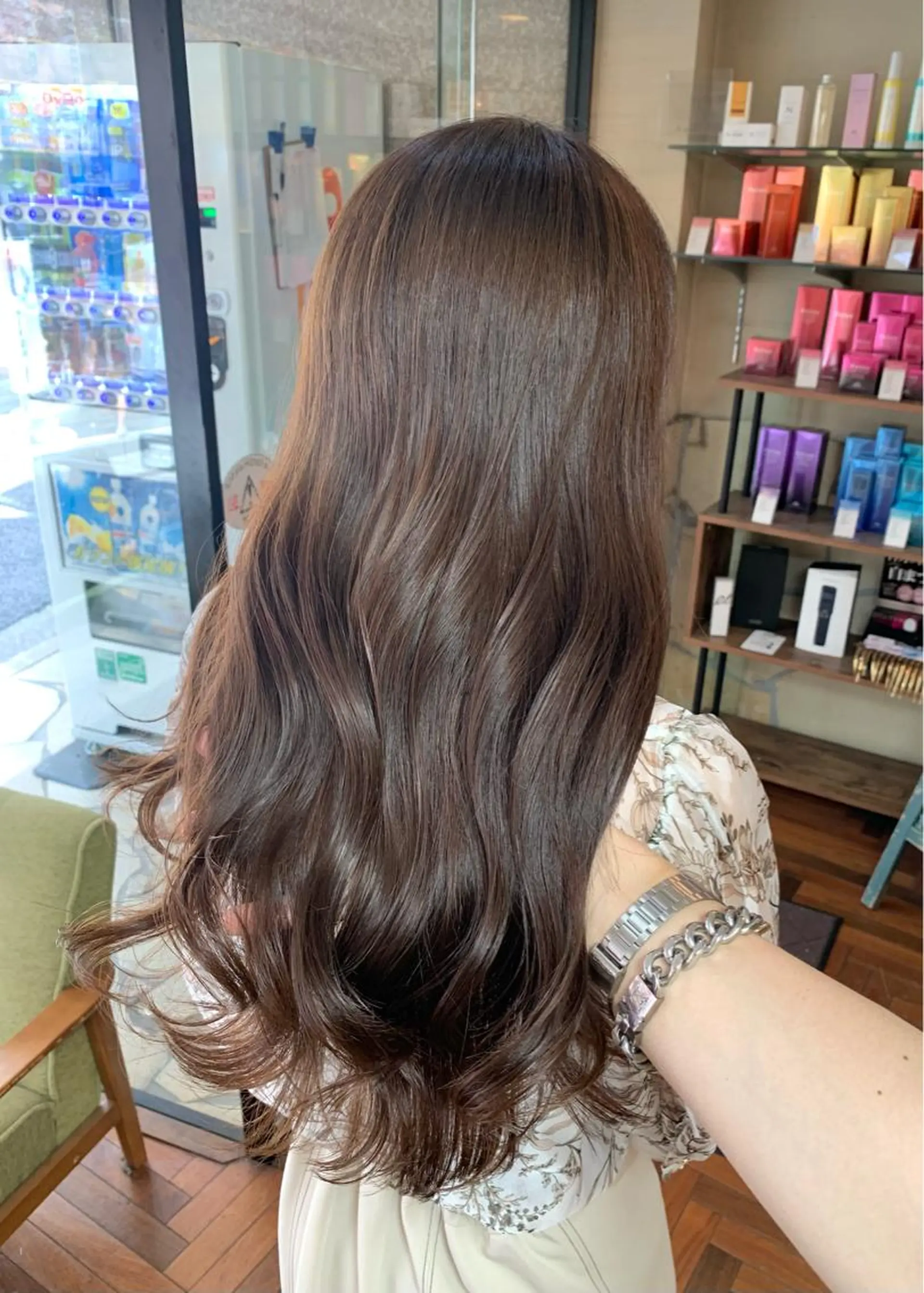 ロング カラー ベージュカラー ブリーチ ブリーチなしカラー LUMO所属・矢野 晃平のヘアスタイル