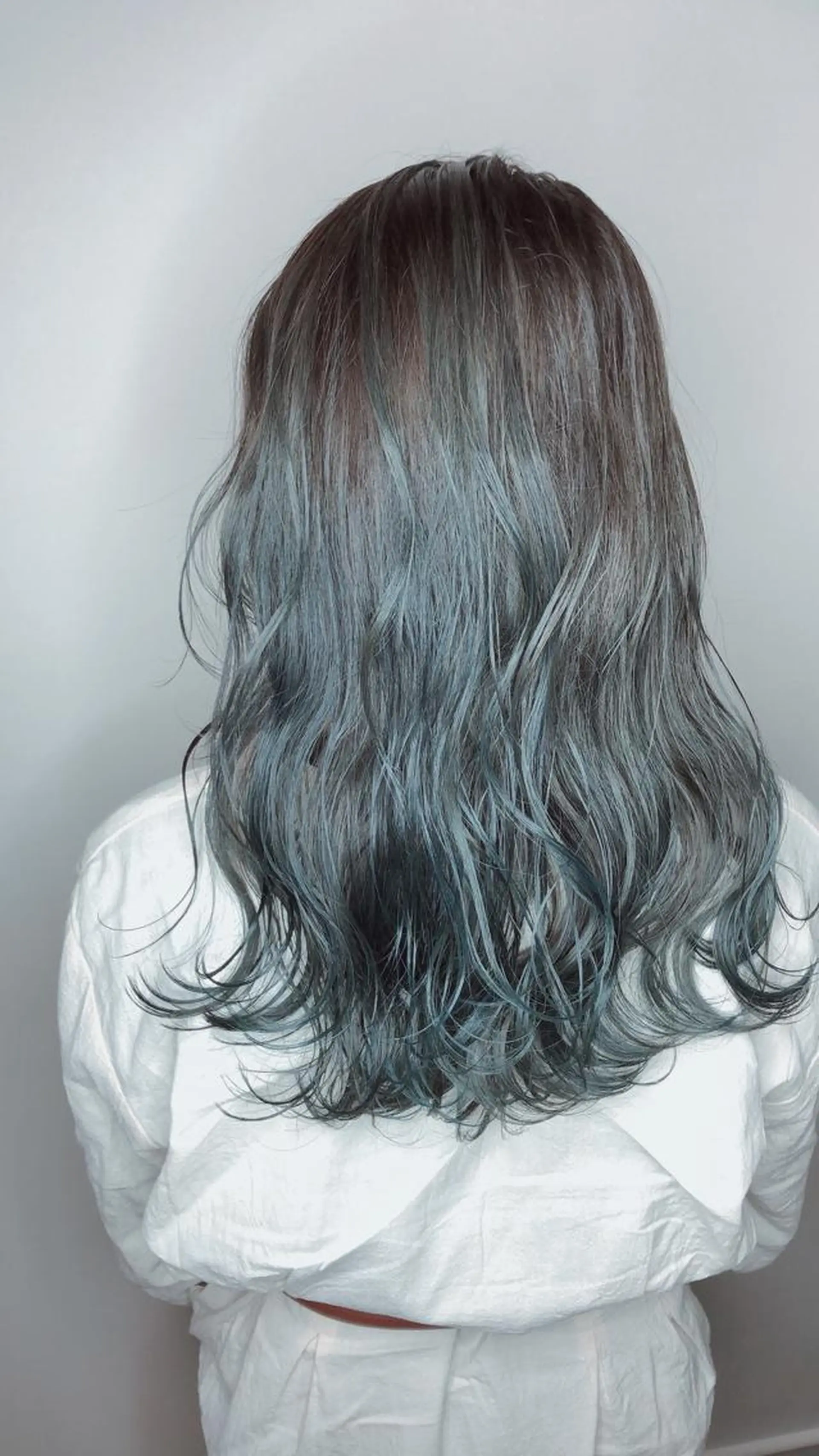 ミディアム カラー NINE＋/代表 ブリーチ特化型サロンのヘアスタイル