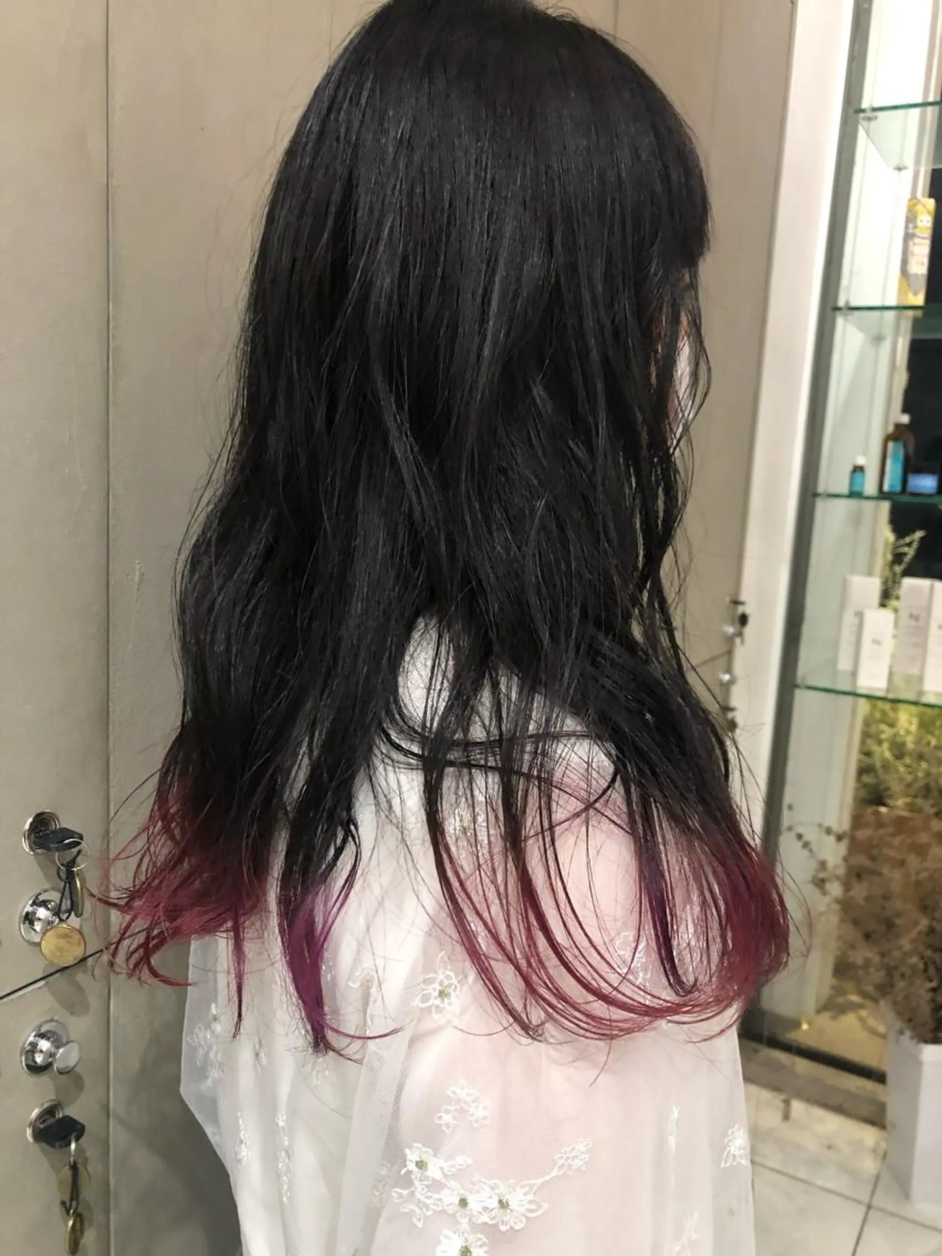 ロング カラー ブリーチ ピンクカラー 古屋 花織のヘアスタイル
