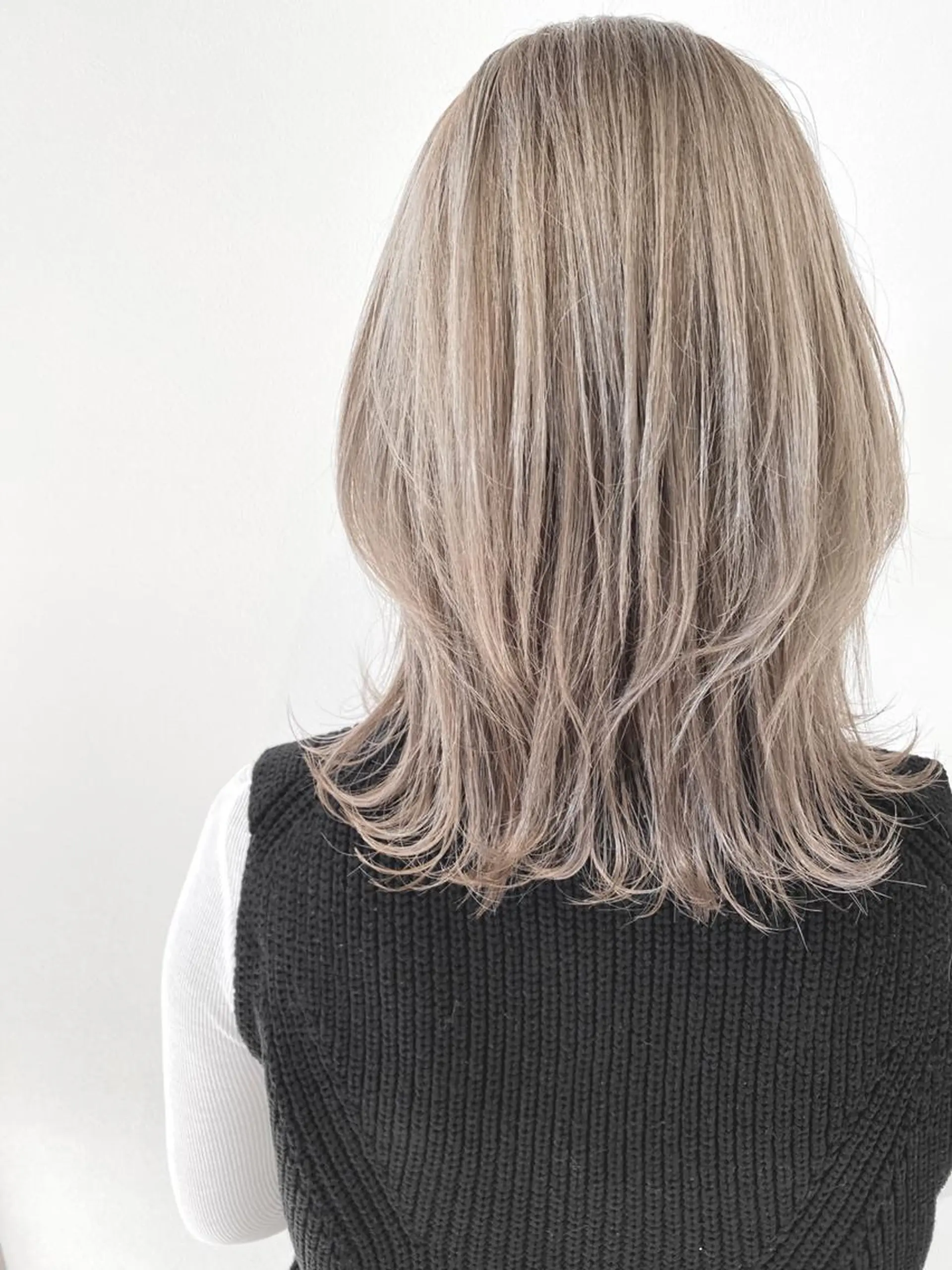 セミロング ヘアカラー トリートメント MYRTLE TSUNODAのヘアスタイル