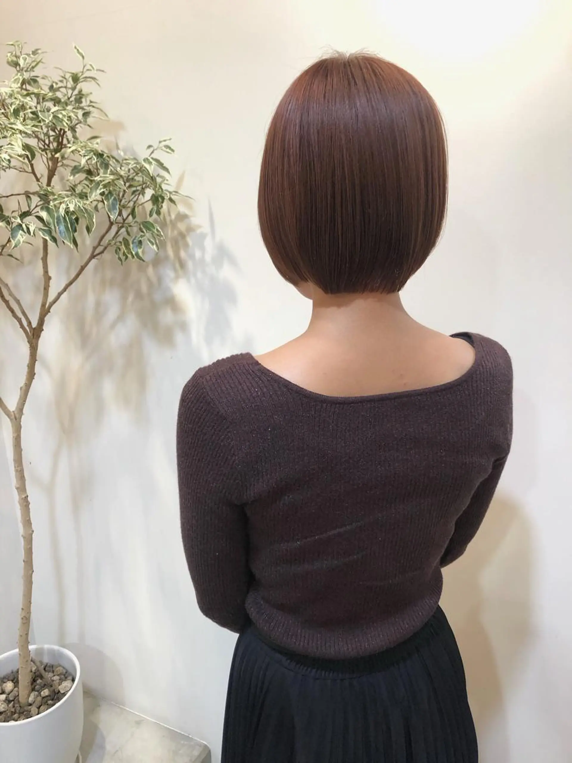 ショート カラー MIOベージュカラー 柔らかいカラーのヘアスタイル