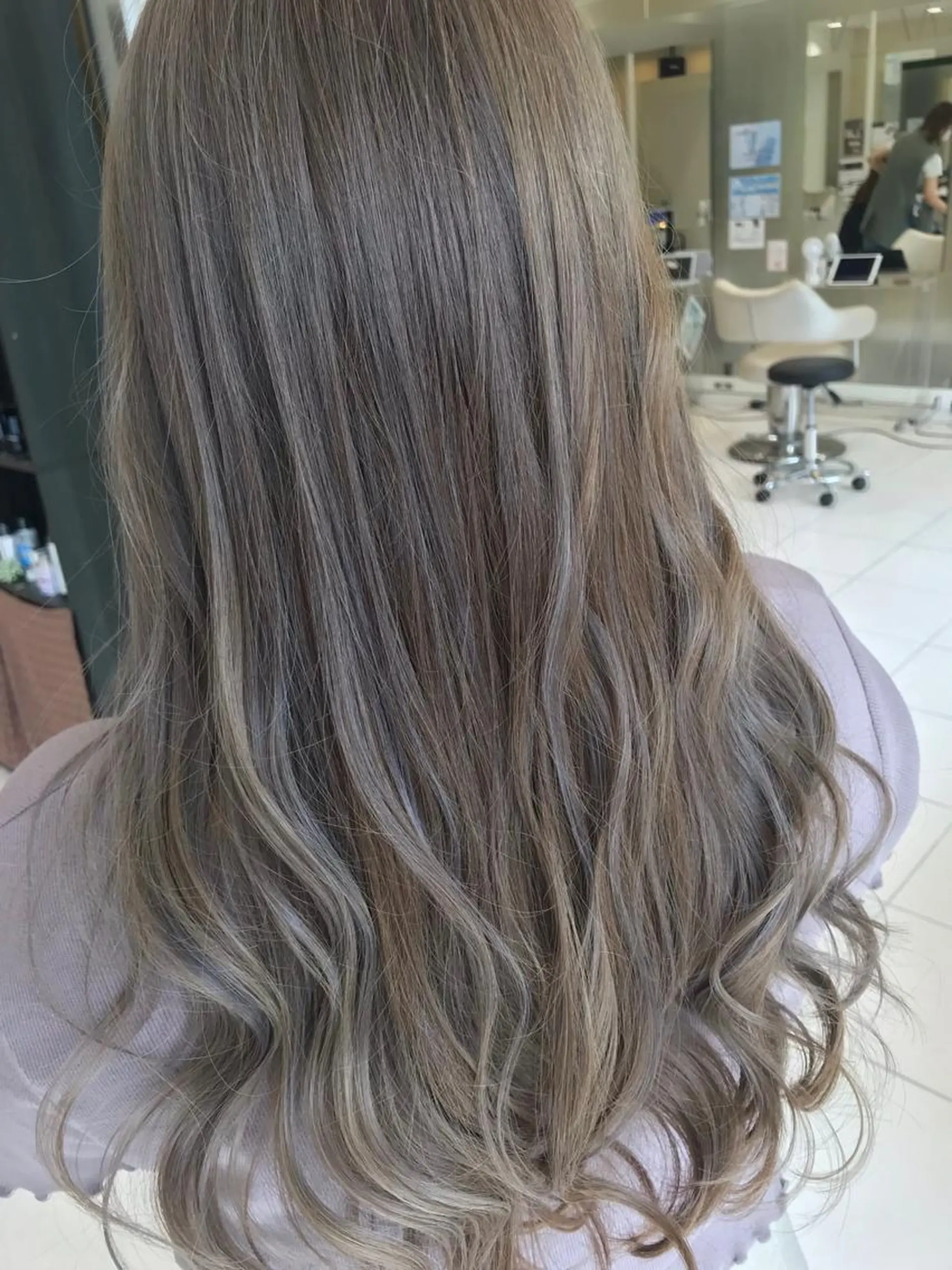 ロング カラー 保子 祐里香のヘアスタイル