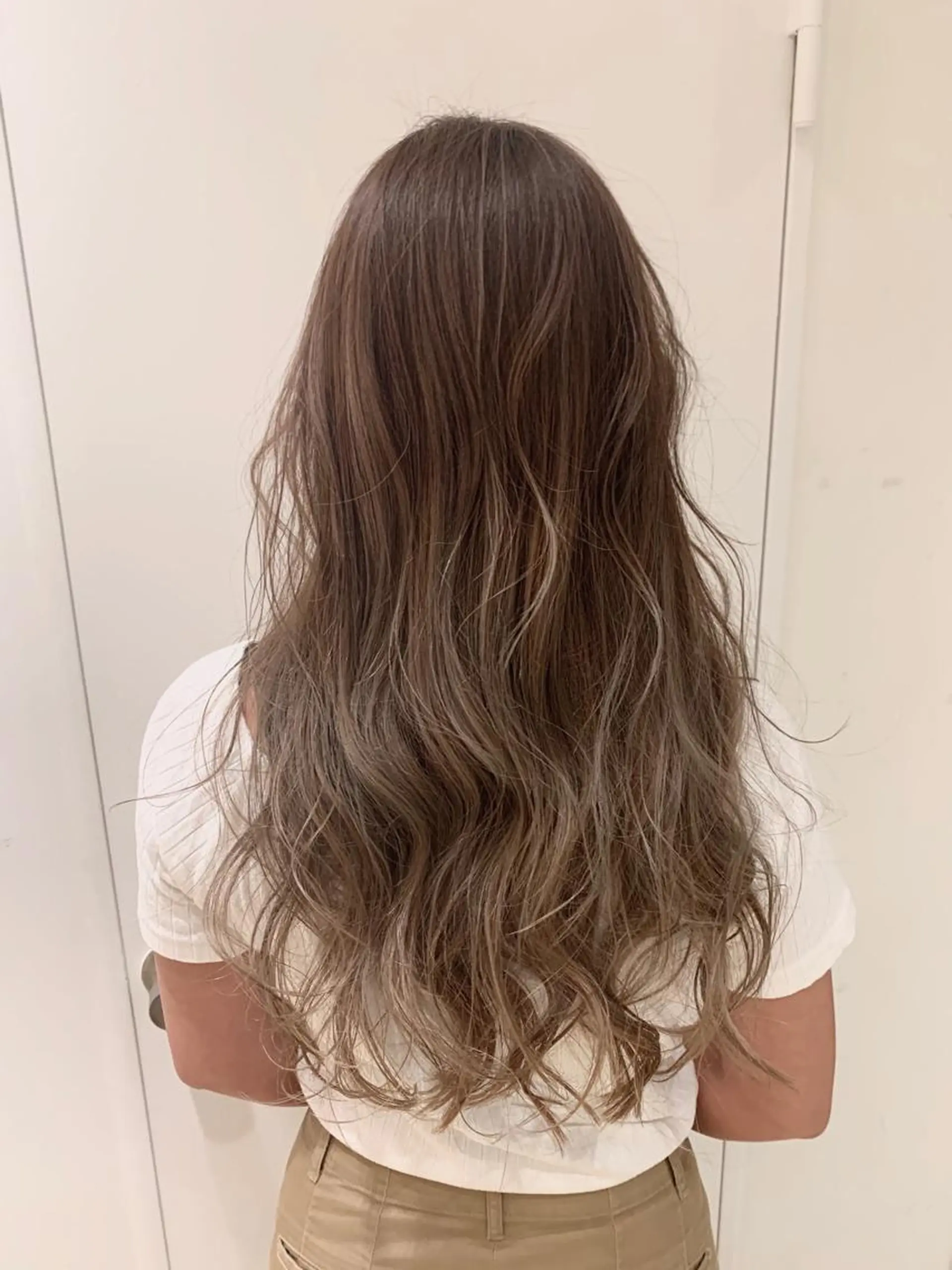 セミロング ハイライト ヘアカラー トリートメント 渋谷ハイトーン/ デザインカラー阿部のヘアスタイル