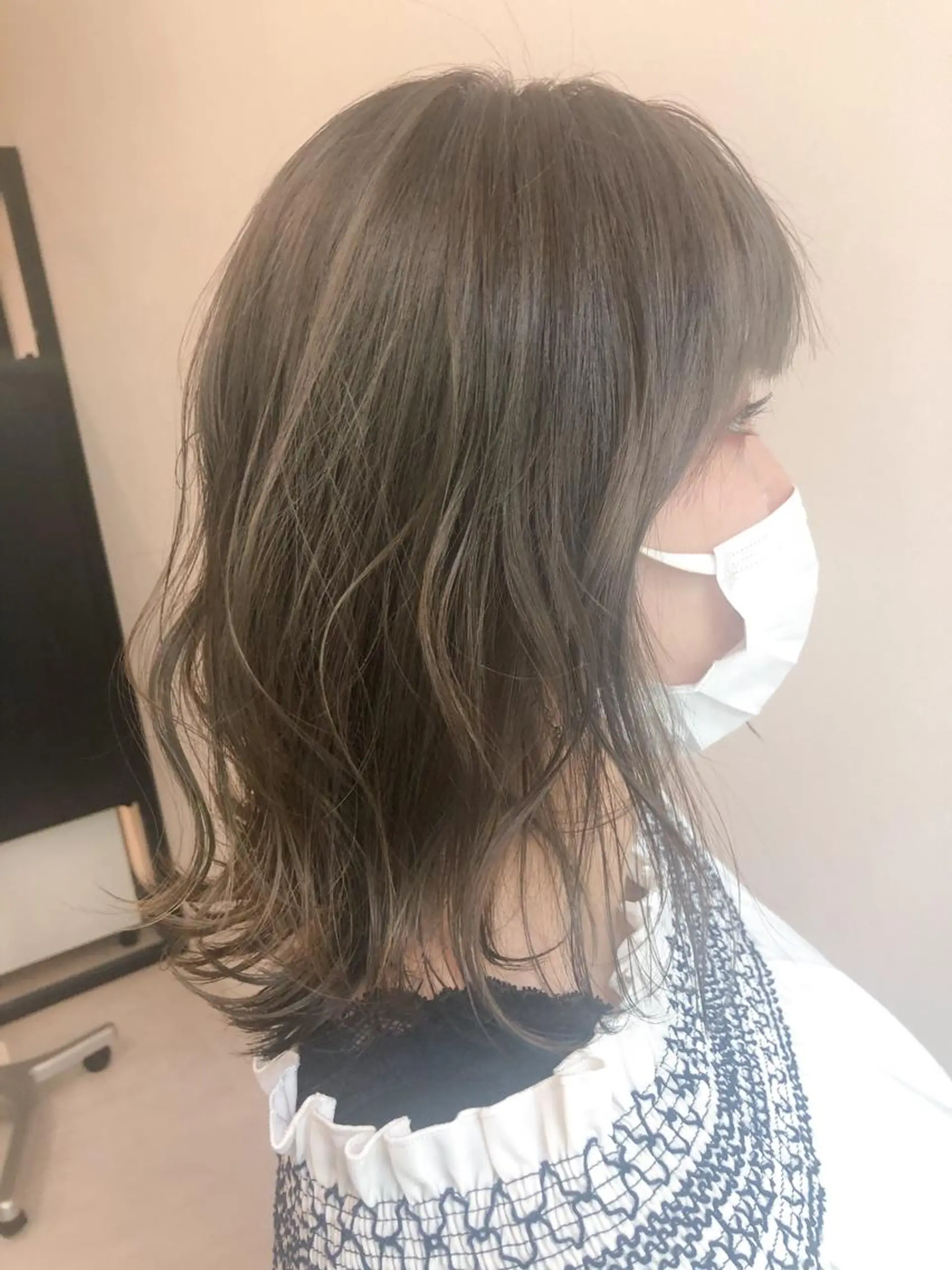 セミロング アッシュ コトネ🫧 韓国風レイヤーカットのヘアスタイル