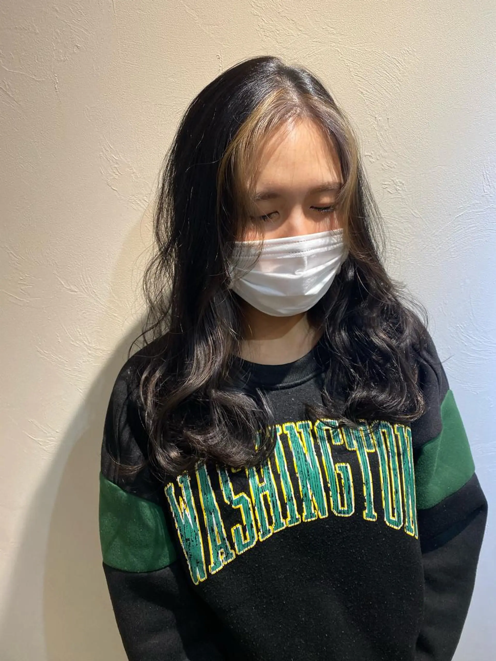 ロング カラー ミストバング ベージュカラー ダークグレー ダークグレージュ フェイスフレーミング ヘアカラー トリートメント newi 京橋 【yuuki】のヘアスタイル