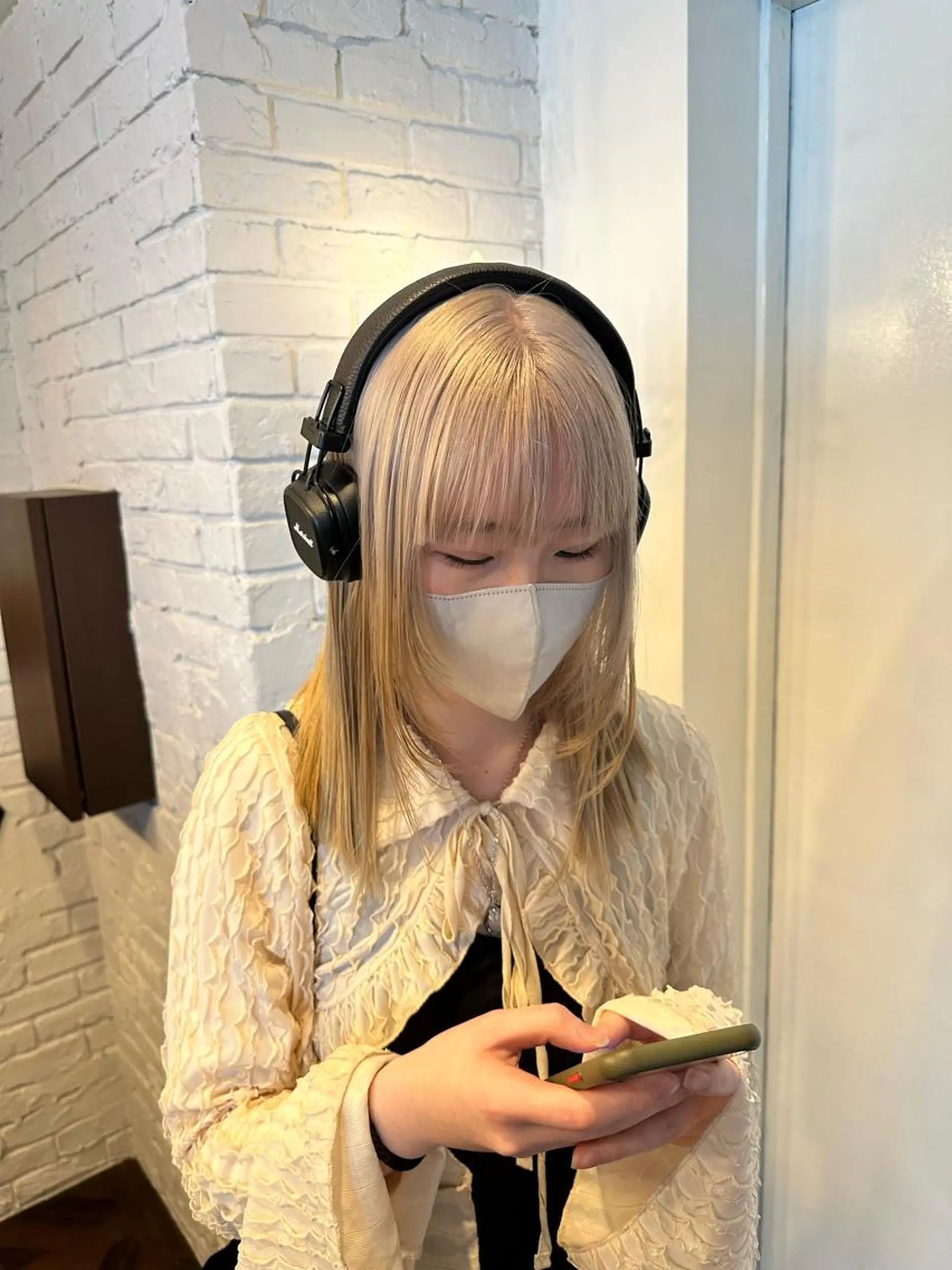 セミロング カラー アディクシーカラー ブリーチ ケアブリーチ デザインカラー ハイトーンカラー カット ヘアカラー トリートメント ワンホンヘア ケラチン/Kaitoのヘアスタイル