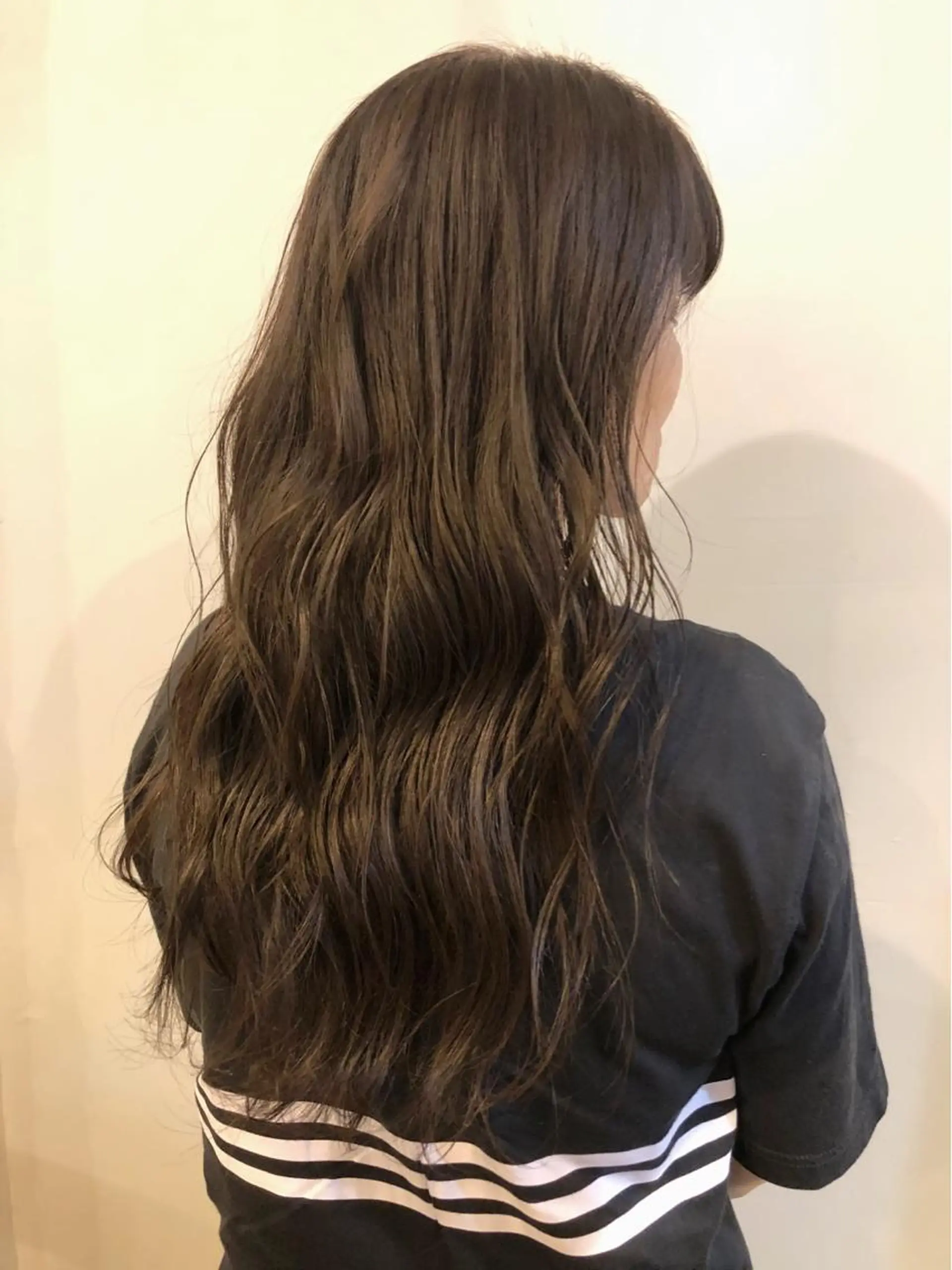 ロング カラー 安藤 佑衣のヘアスタイル