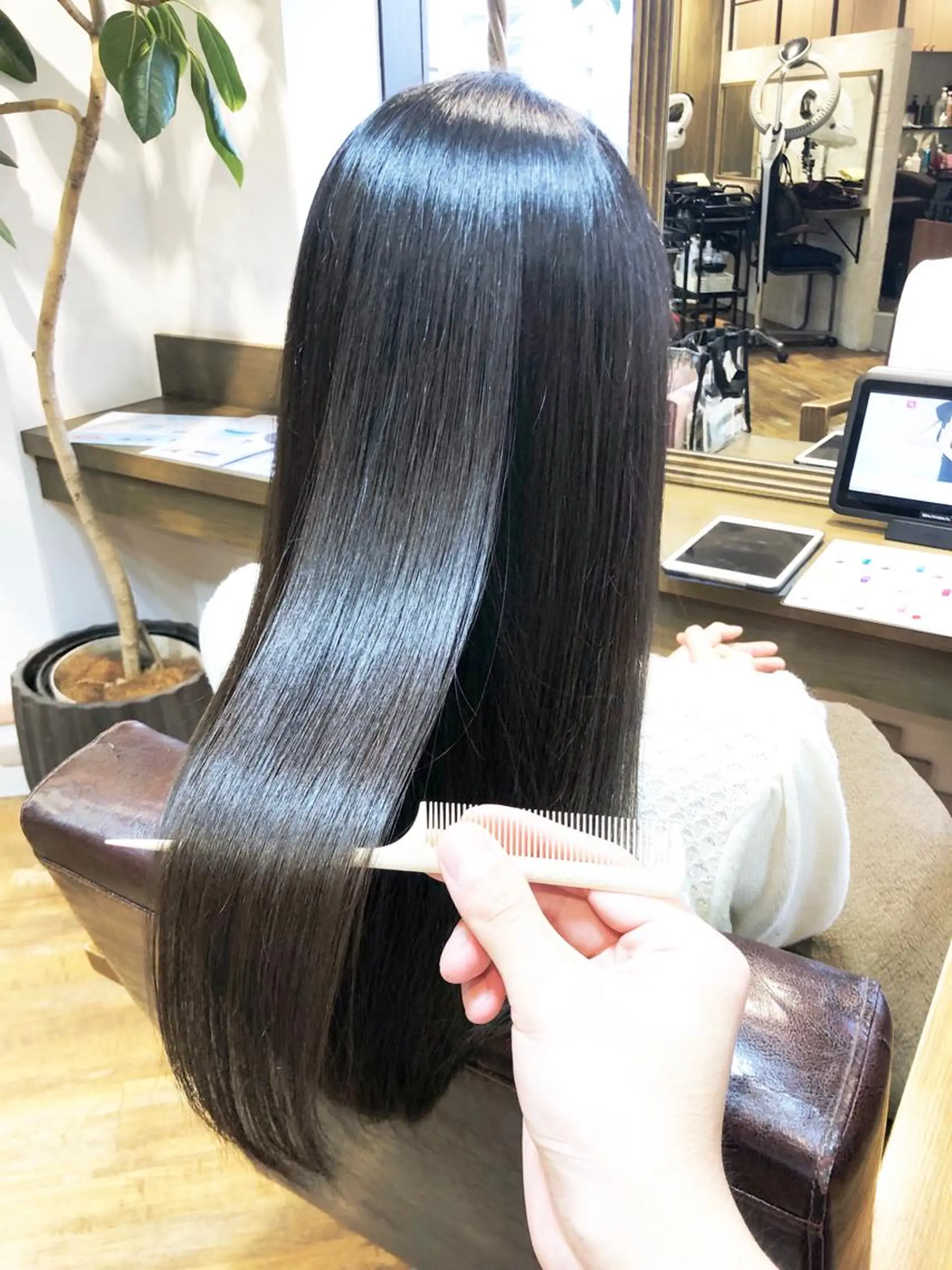 セミロング カラー カット トリートメント 髪質改善くすみカラー 🍀/石川大輔のヘアスタイル