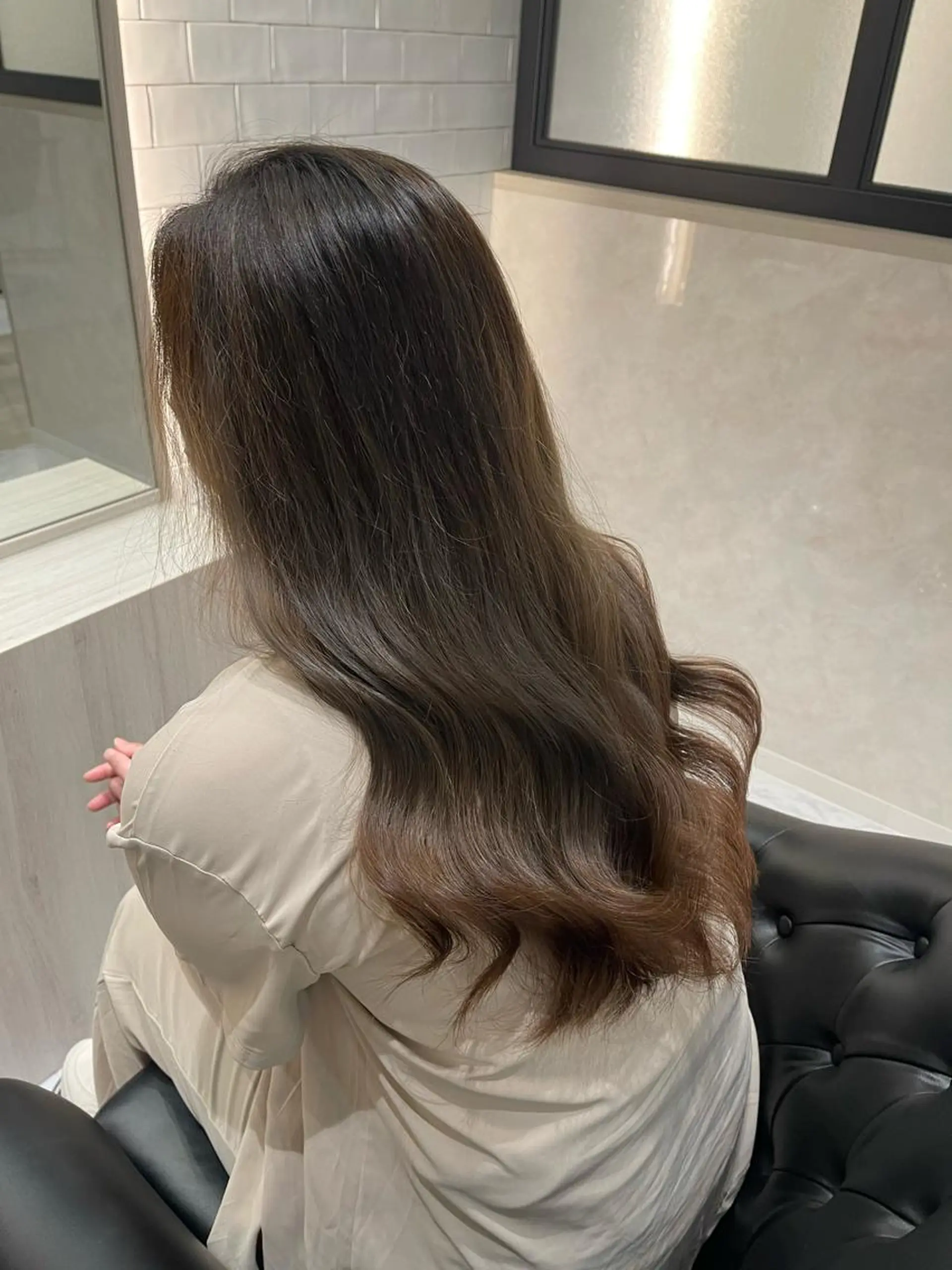 ロング カラー ヘアカラー トリートメント &chaLme   心斎橋所属・emi/髪質改善/ 韓国風/艶カラーのヘアスタイル