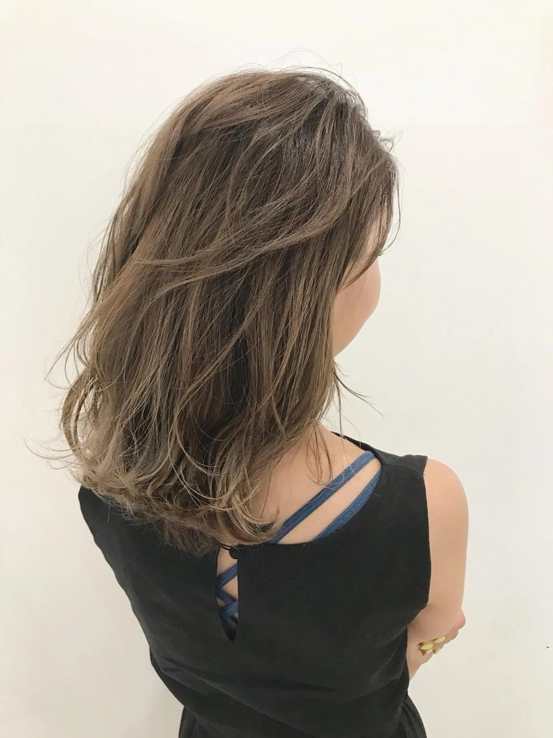 ミディアム カラー パーマ due hair 京都駅前店 MILBON オージュア認定サロン【デューヘアー】所属・ハイトーンブリーチ 土坂　由志【京都】のヘアスタイル