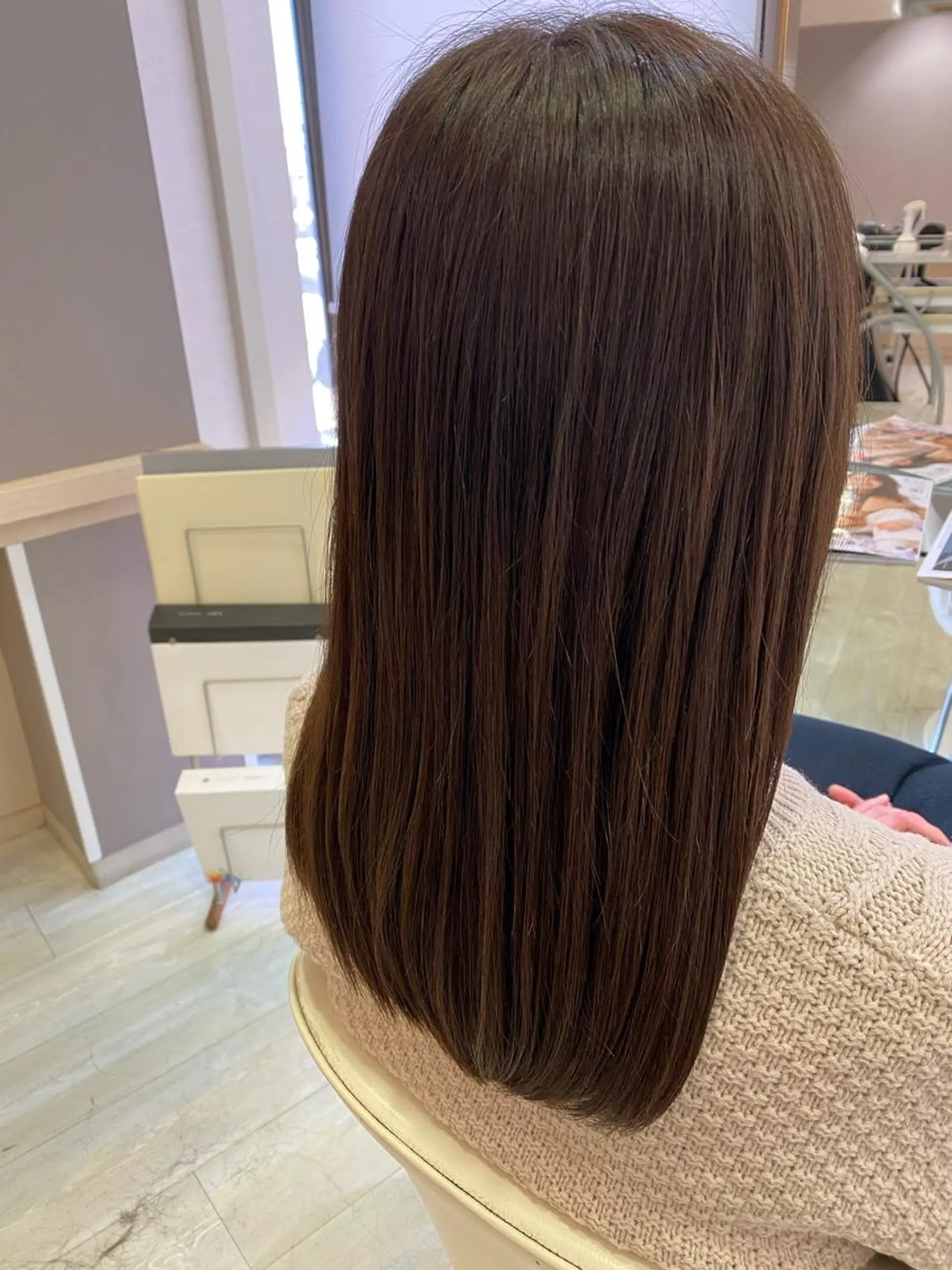 ミディアム 鬼澤 なお子のヘアスタイル