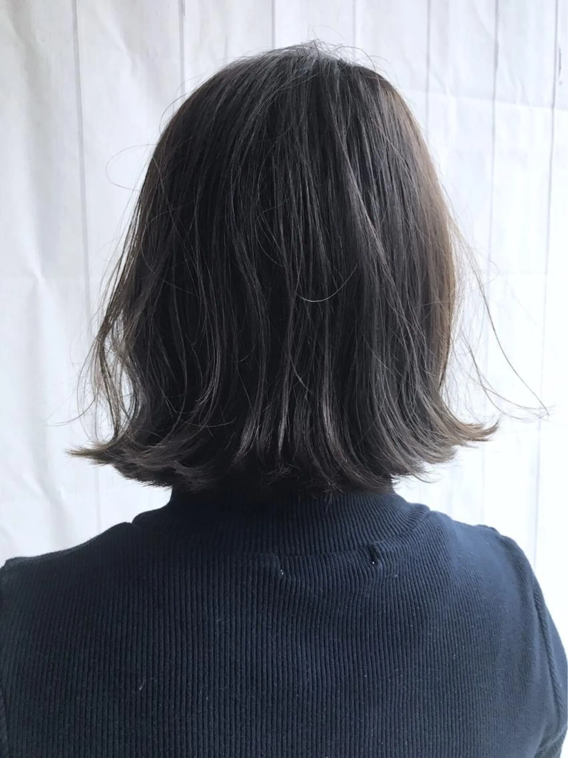 ショート カラー 透明感カラー ハイライトカラー ハイライト カット ヘアカラー トリートメント ぱつっとボブ/ 小野あかねのヘアスタイル