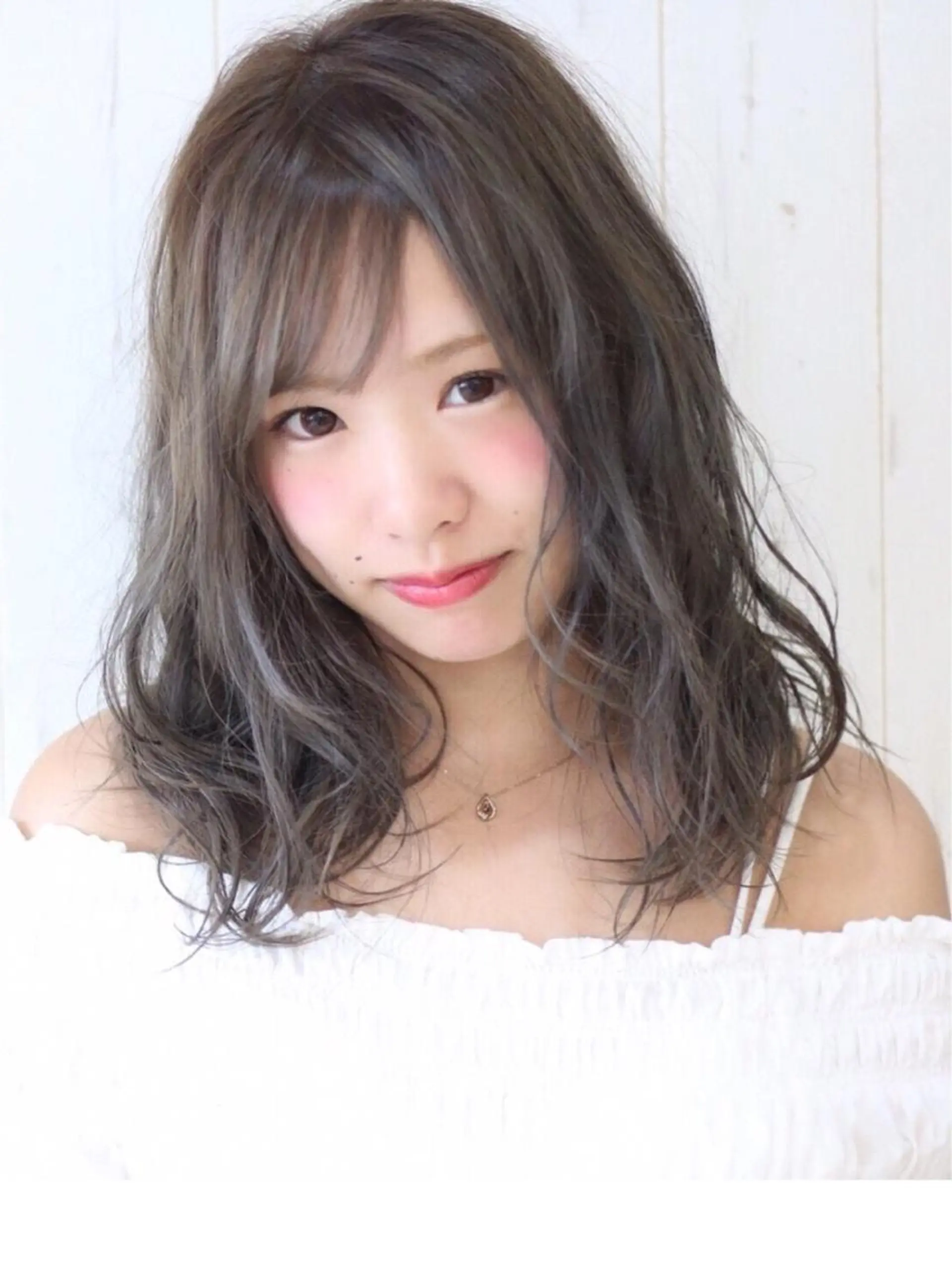 セミロング カラー パーマ ヘアアレンジ キッズ ネイル マツエク・マツパ メンズ人気NO,1 Genieジーニーのヘアスタイル