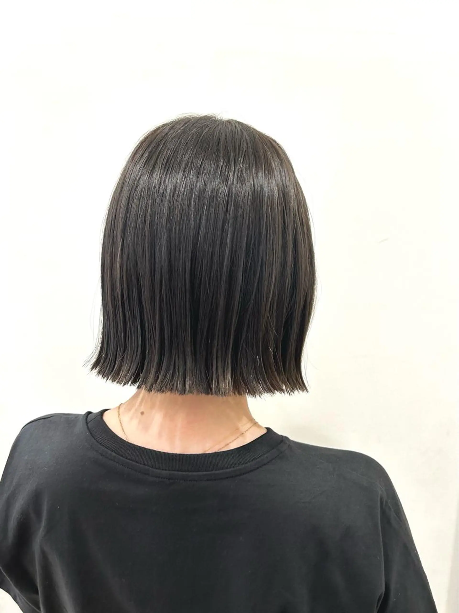 ショート カラー カット ヘアカラー トリートメント ぱつっとボブ/ 小野あかねのヘアスタイル