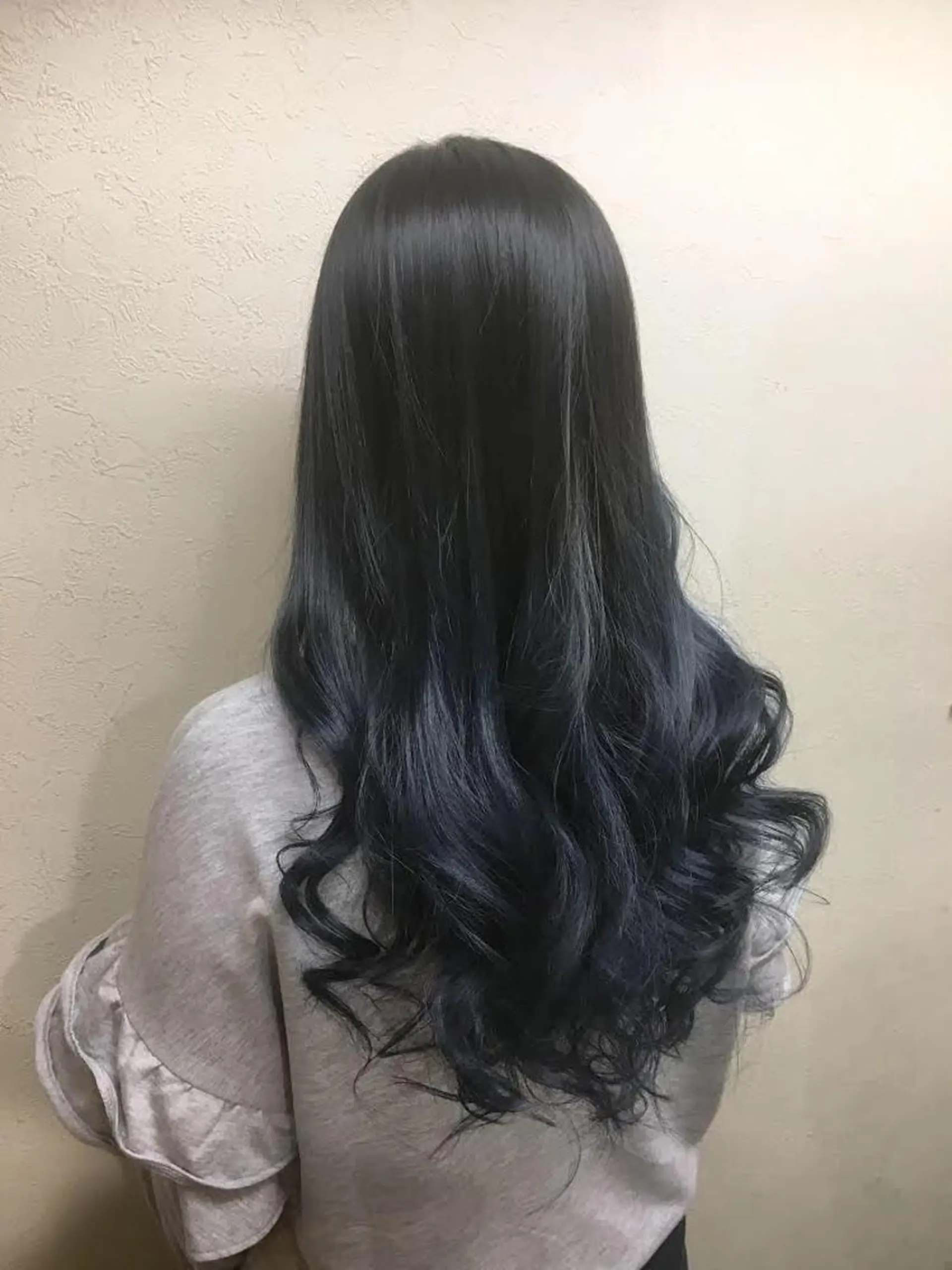 カラー 工藤 綾華のヘアスタイル