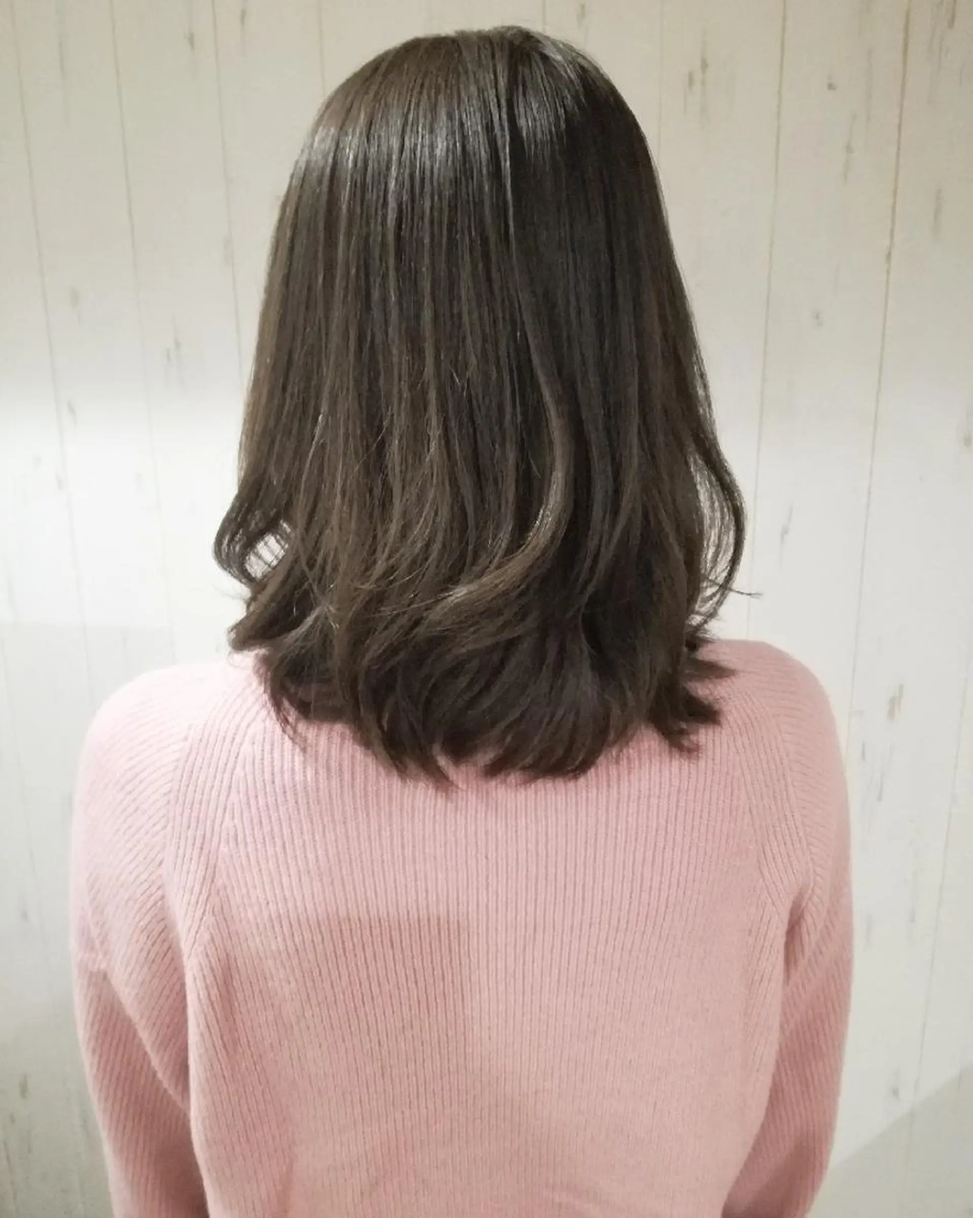 ミディアム カラー アッシュ カット ヘアカラー 西川 敏夫のヘアスタイル