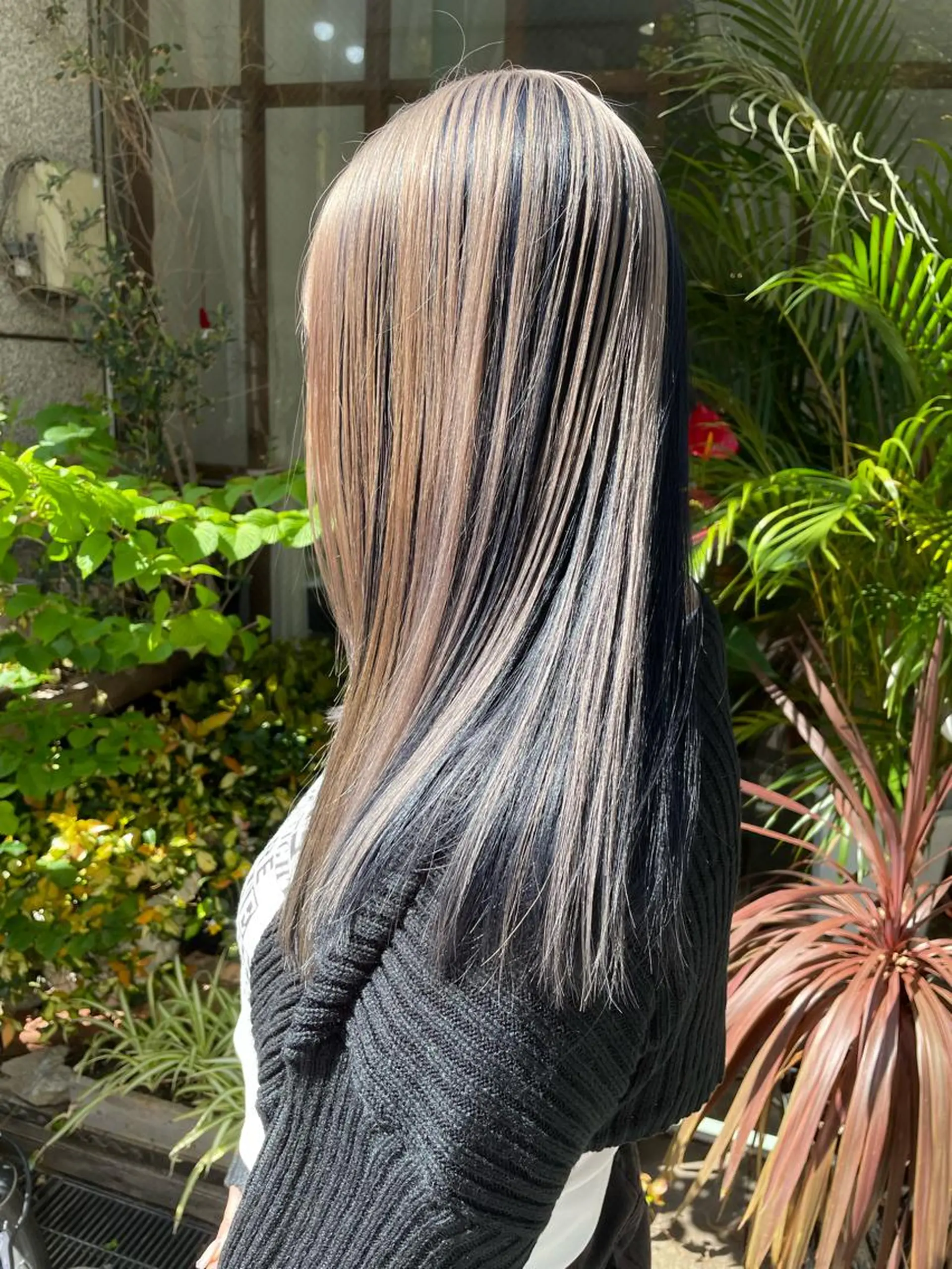 ロング カラー ブリーチ デザインカラー カット ヘアカラー トリートメント 安田 蓮のヘアスタイル